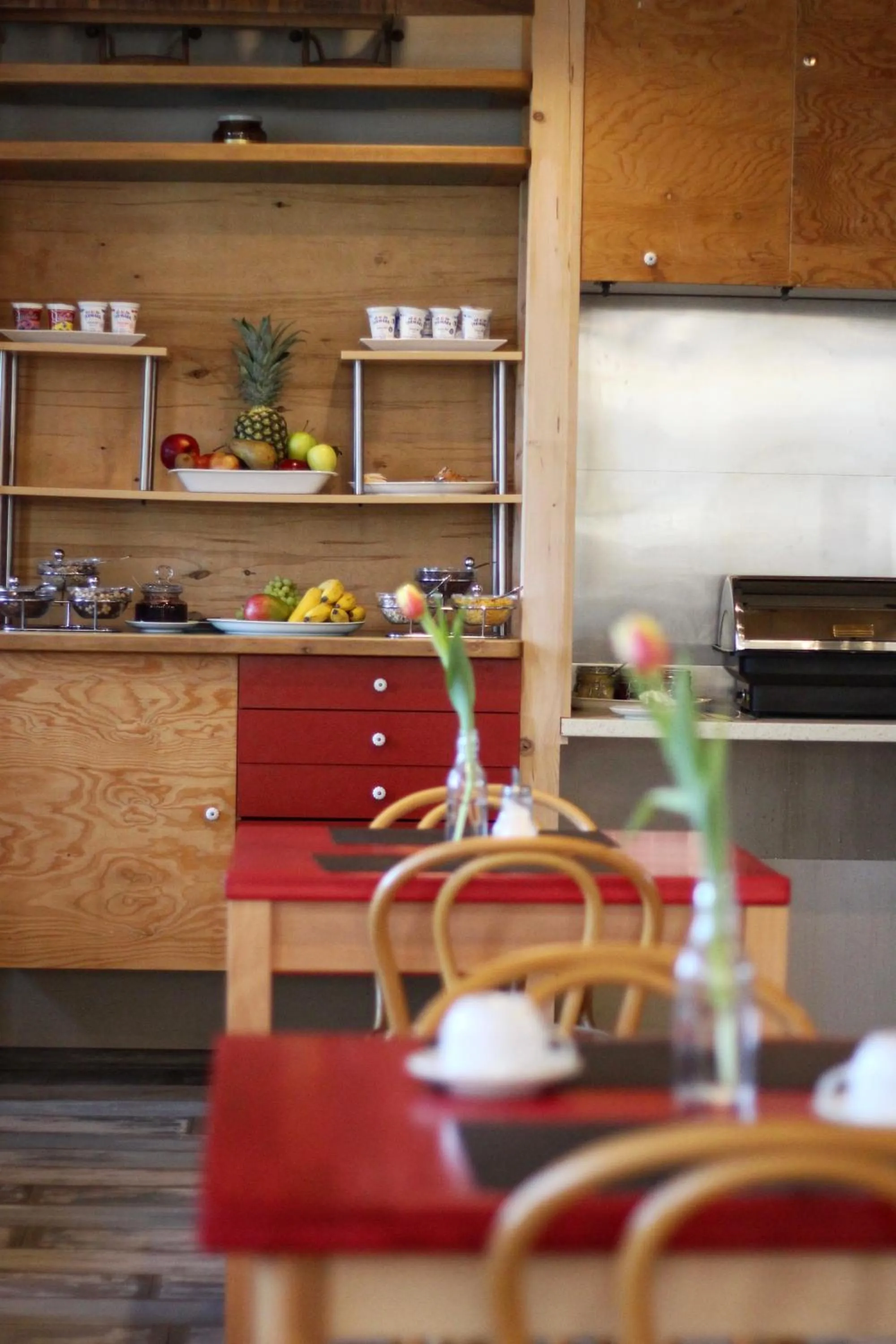 Restaurant/Places to Eat in Hotel Plaza