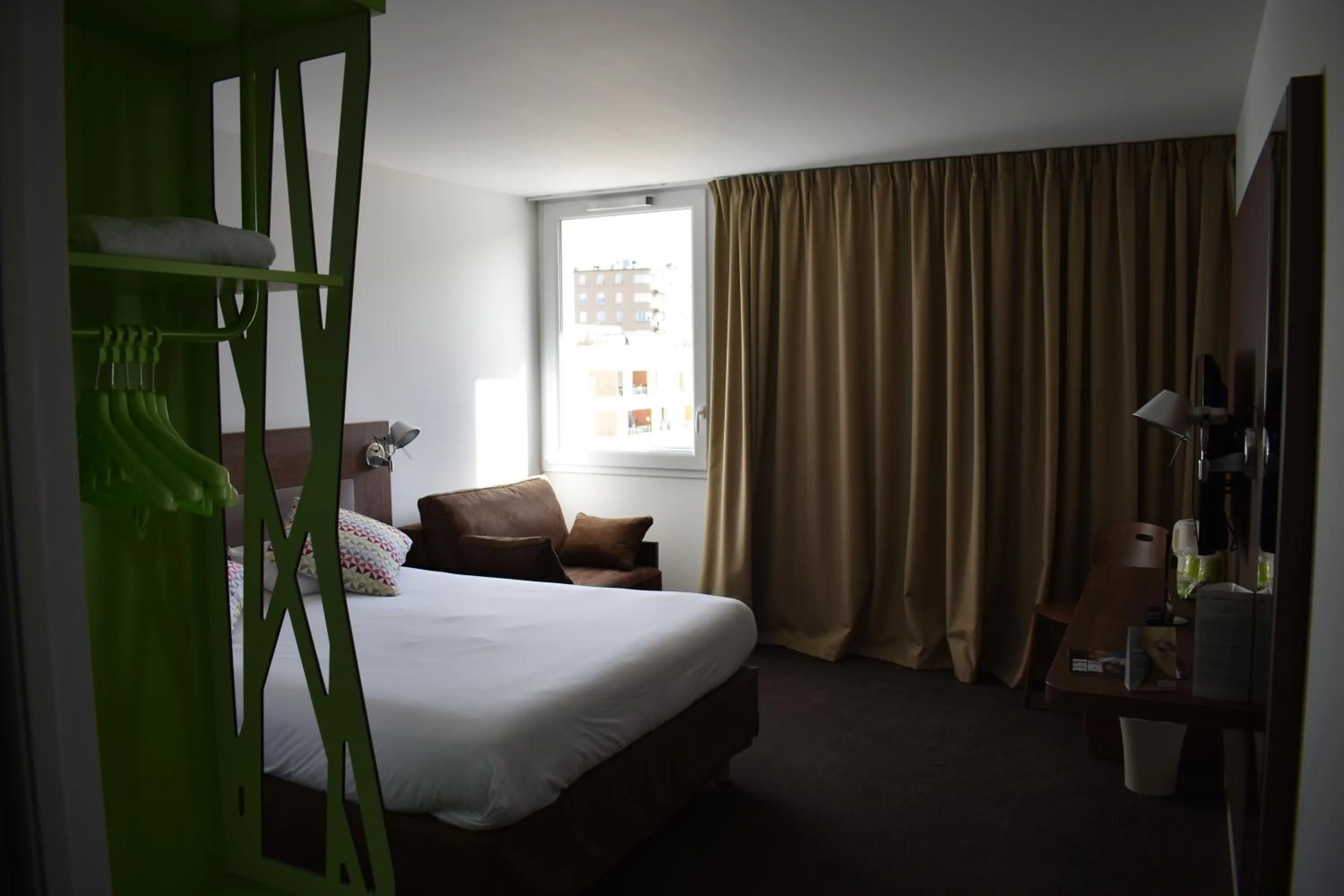 Bedroom, Bed in Campanile Ales Centre - Cévennes