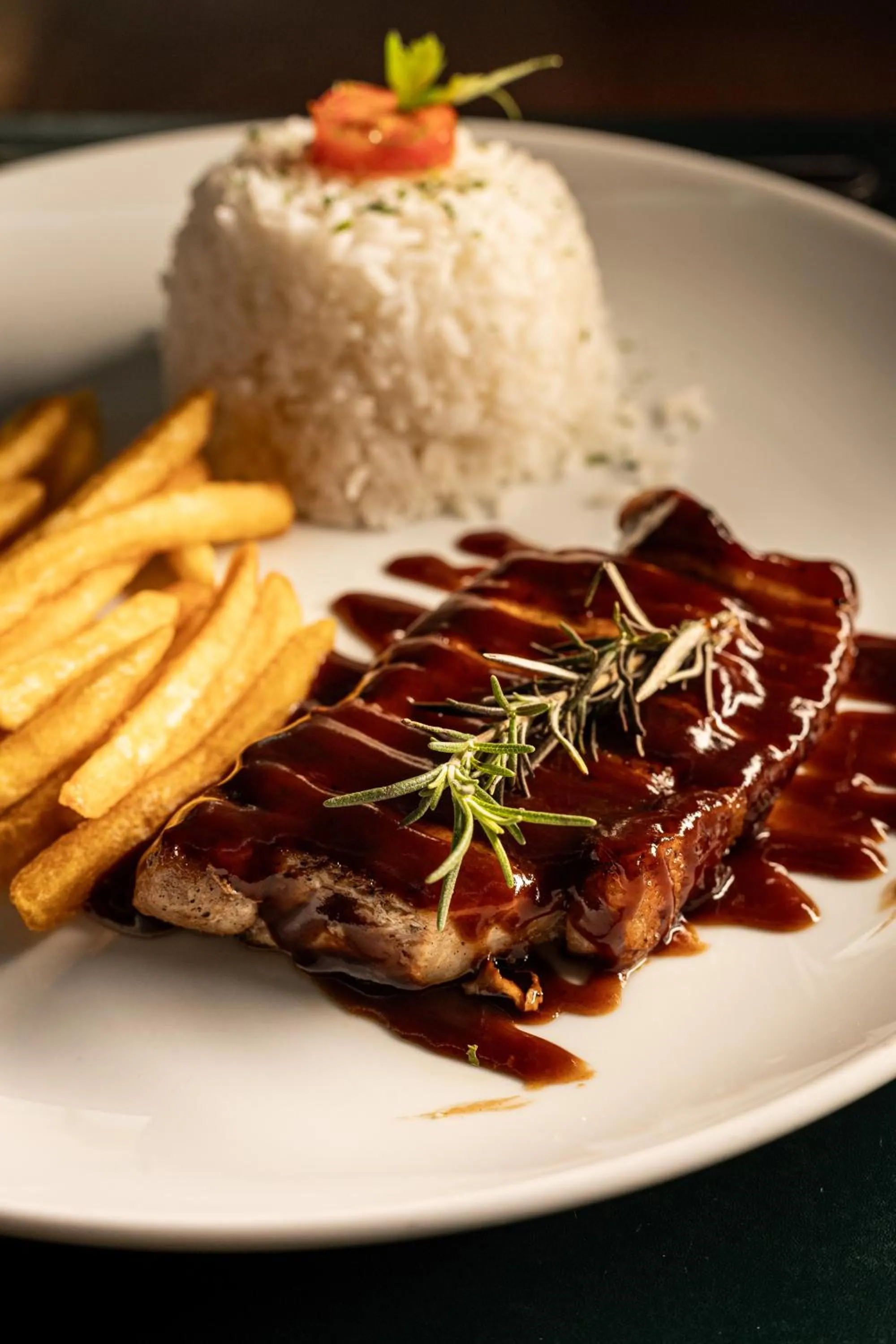 Restaurant/places to eat in Ramada by Wyndham Macae Hotel & Suites