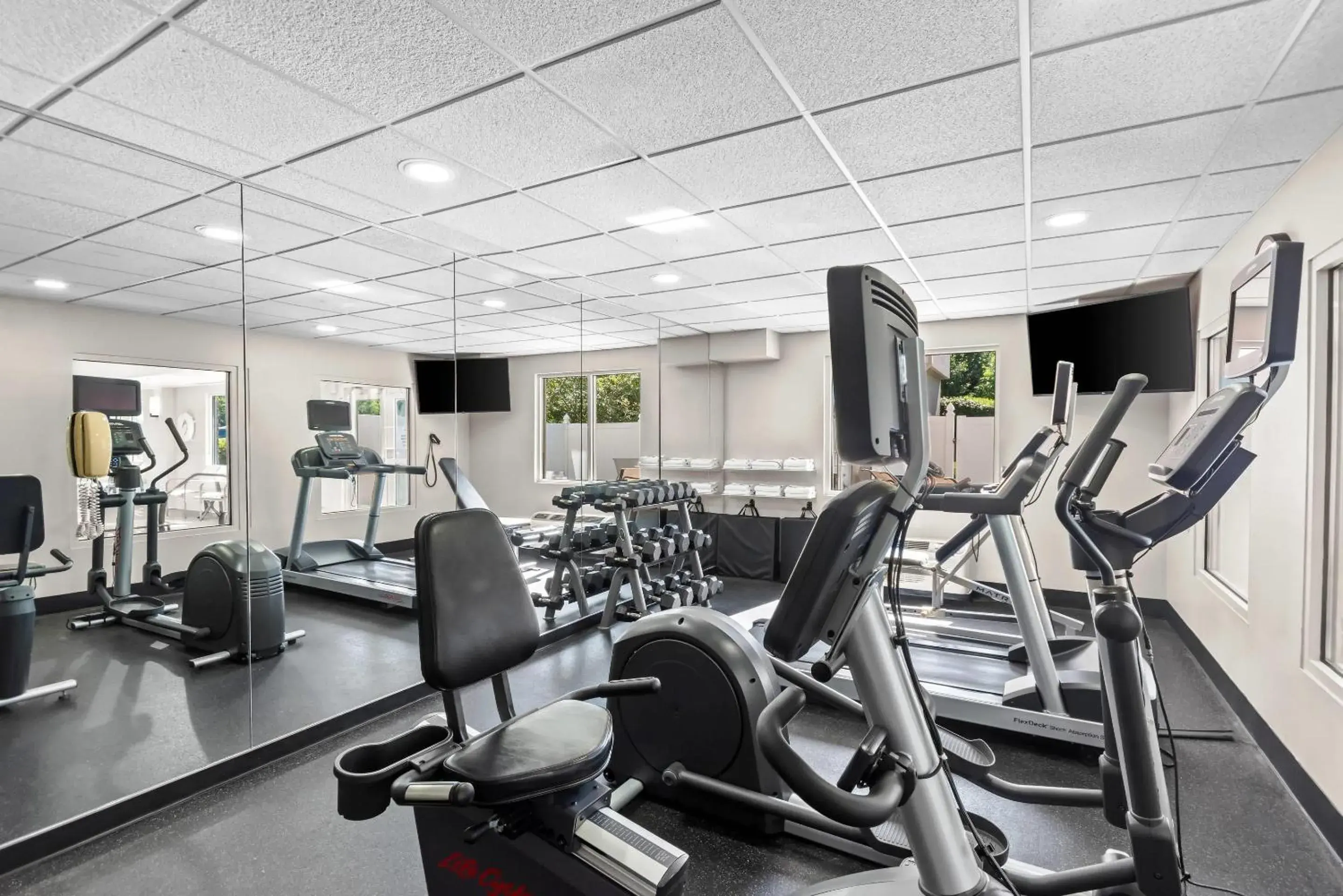 Fitness centre/facilities in Country Inn & Suites Etown Fitness centre/facilities in Country Inn & Suites Etown