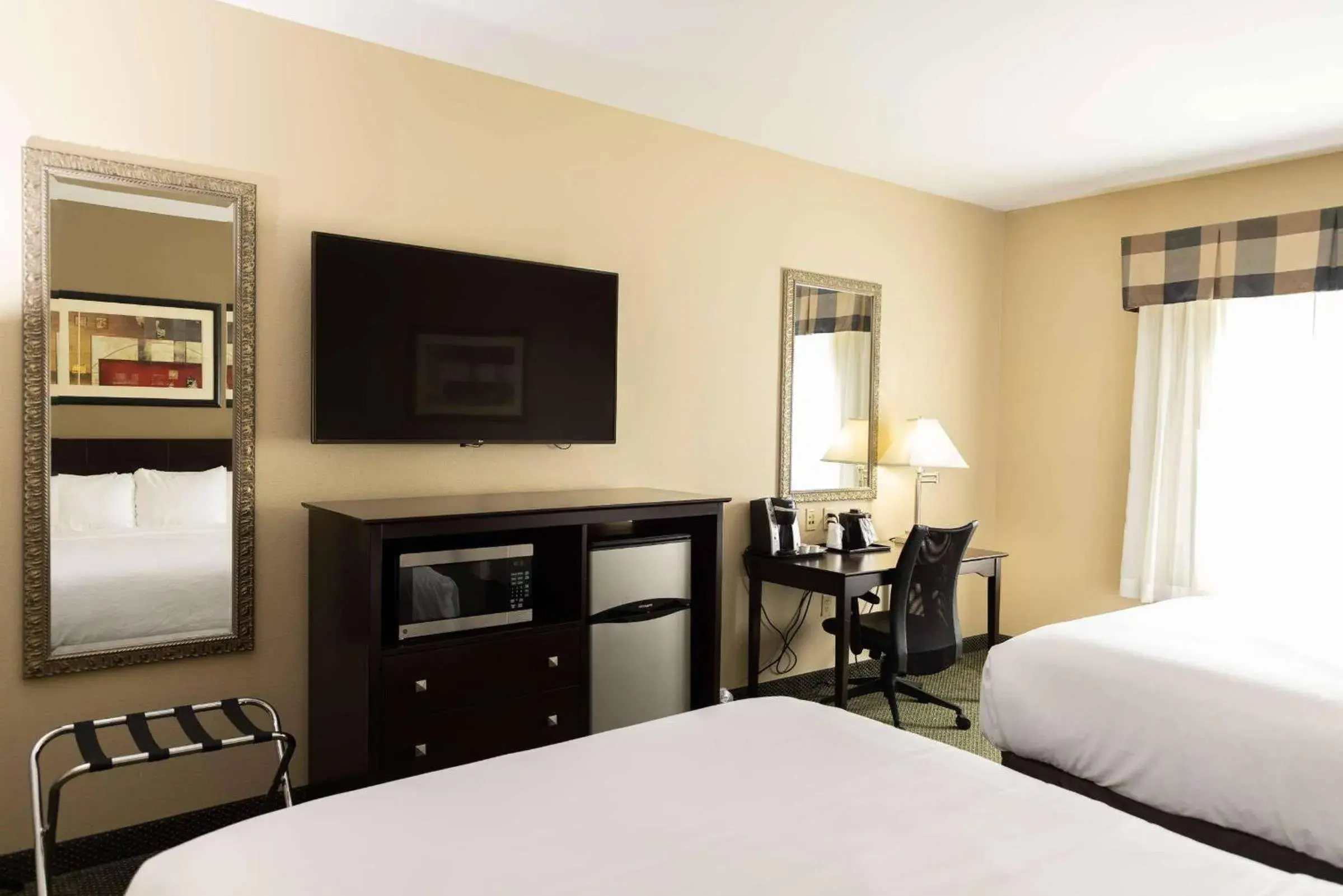 Bedroom, Bed in Country Inn & Suites Etown Bedroom, Bed in Country Inn & Suites Etown