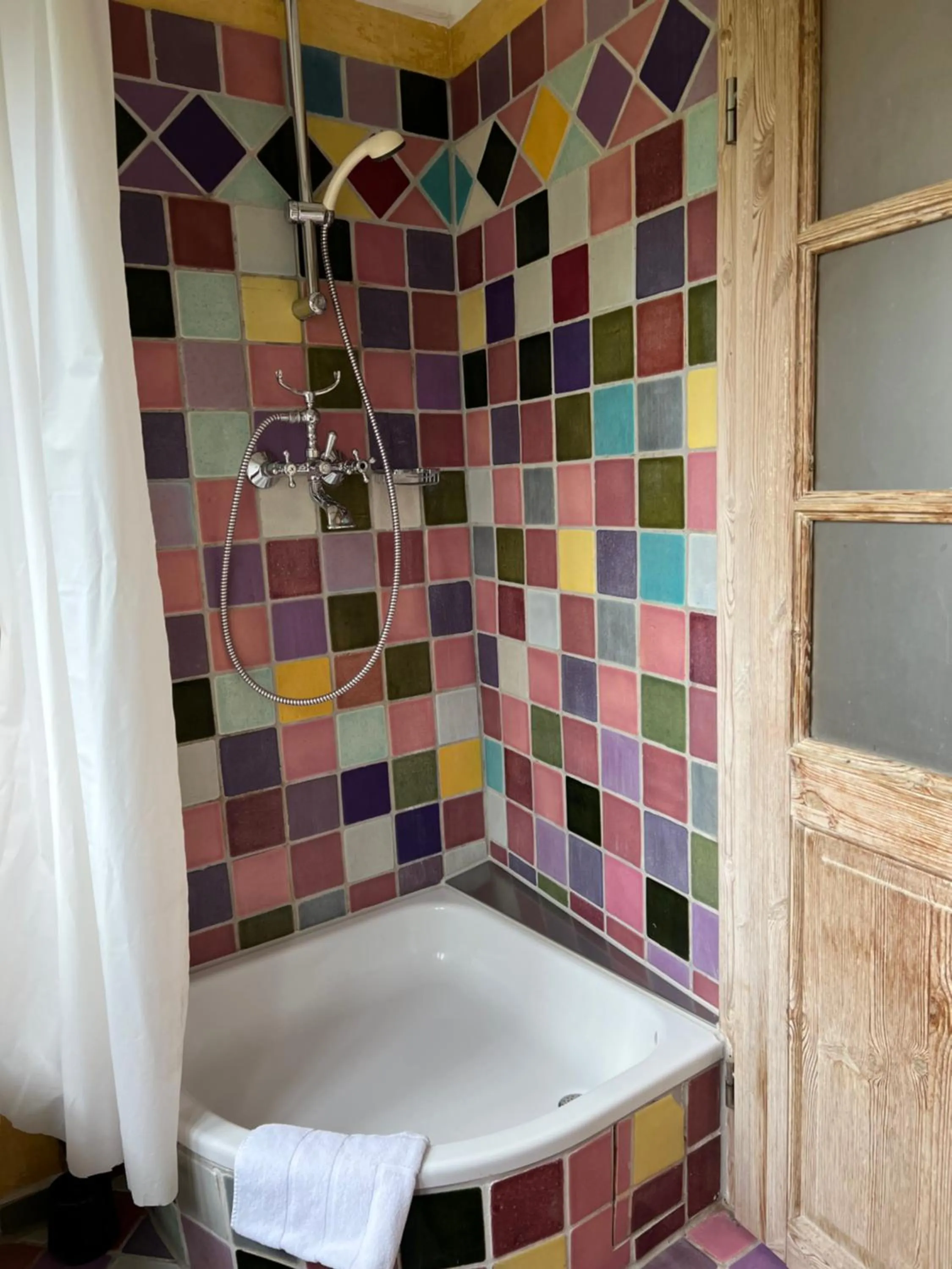 Bathroom in Petite Bellevue