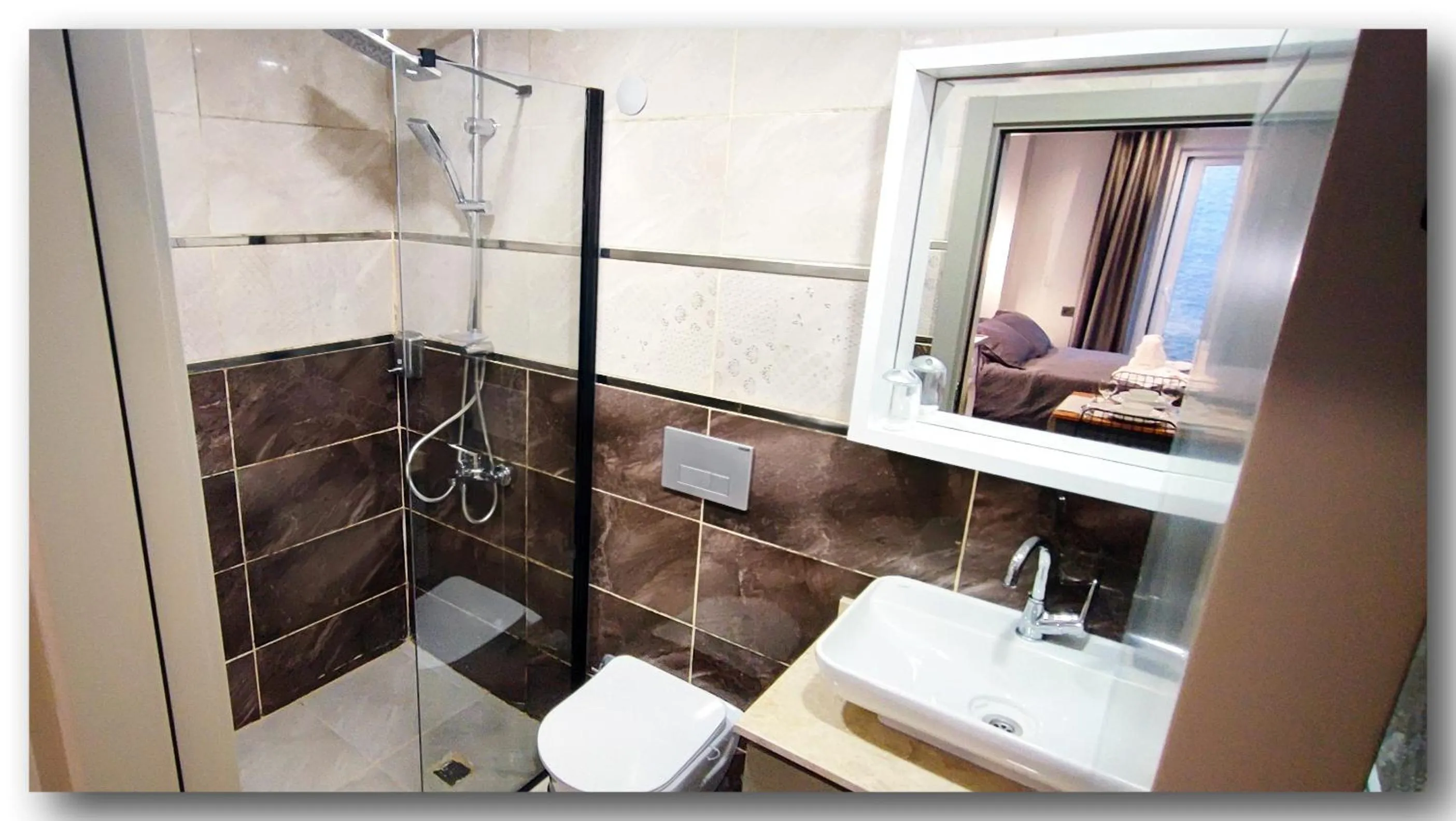 Shower in Aspendos Suites Konyaaltı Apart