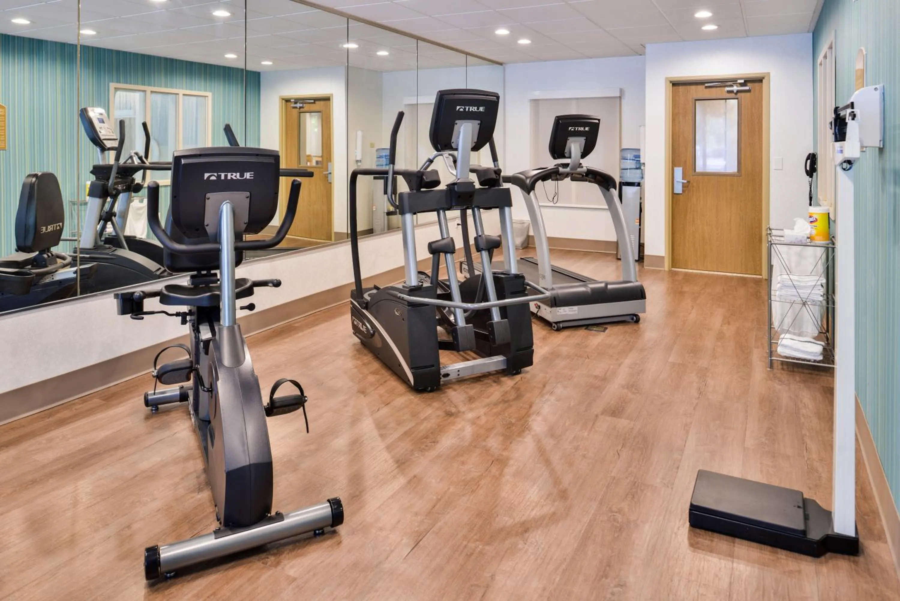 Fitness centre/facilities in Holiday Inn Express & Suites Lacey - Olympia by IHG