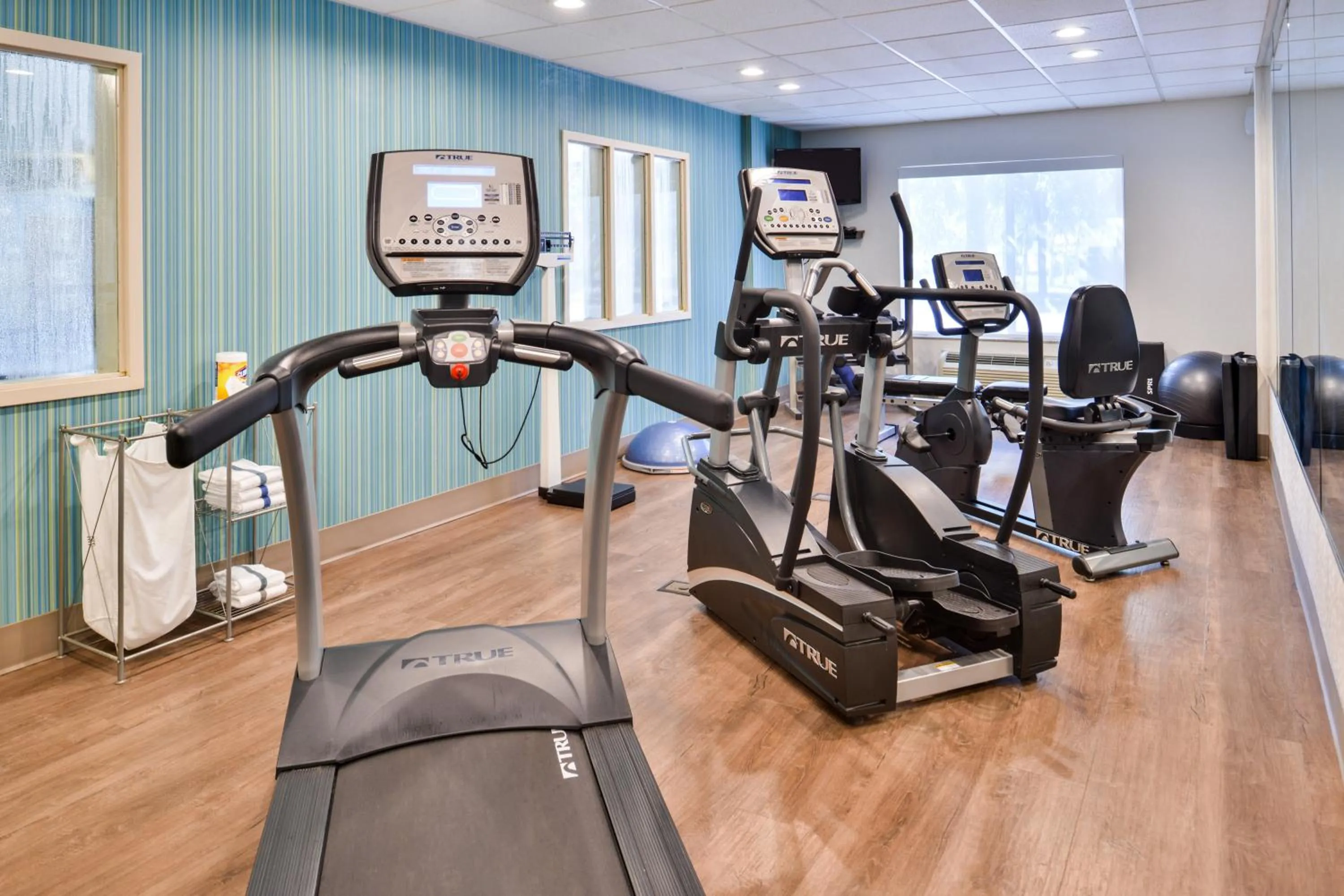 Fitness centre/facilities in Holiday Inn Express & Suites Lacey - Olympia by IHG