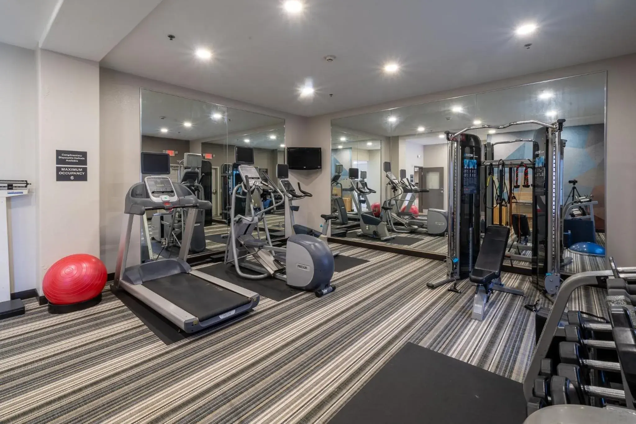 Fitness centre/facilities in Candlewood Suites Deer Park by IHG Fitness centre/facilities in Candlewood Suites Deer Park by IHG