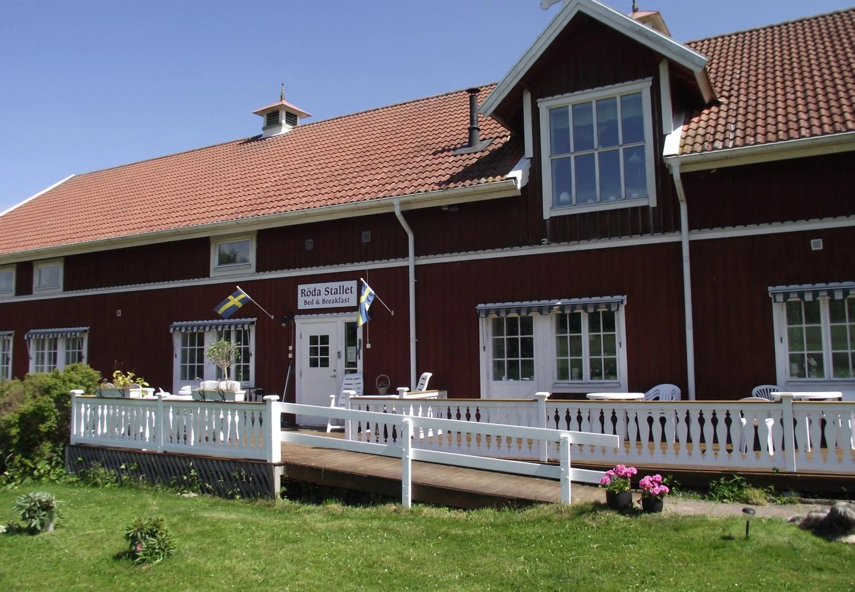 Facade/entrance in Röda Stallet Bed & Breakfast