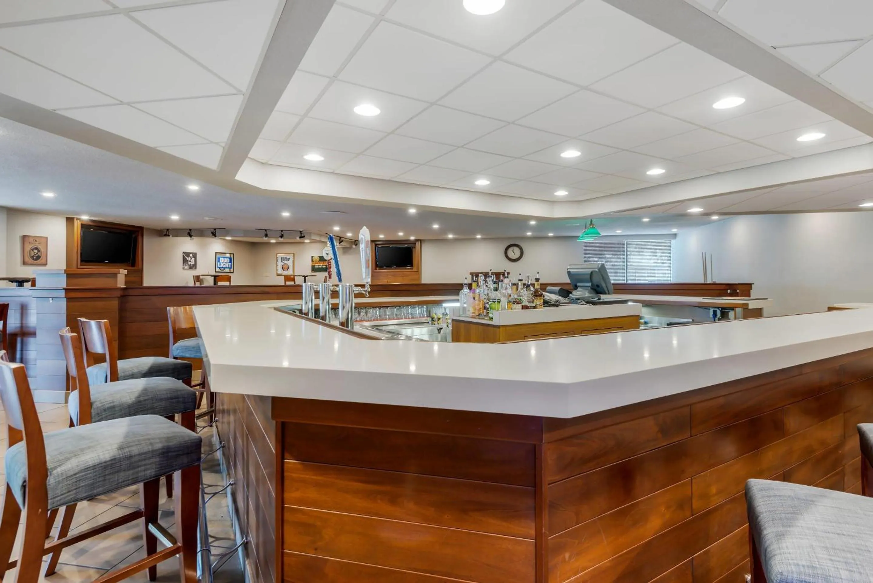 Restaurant/places to eat in Clarion Inn Elmira-Horseheads