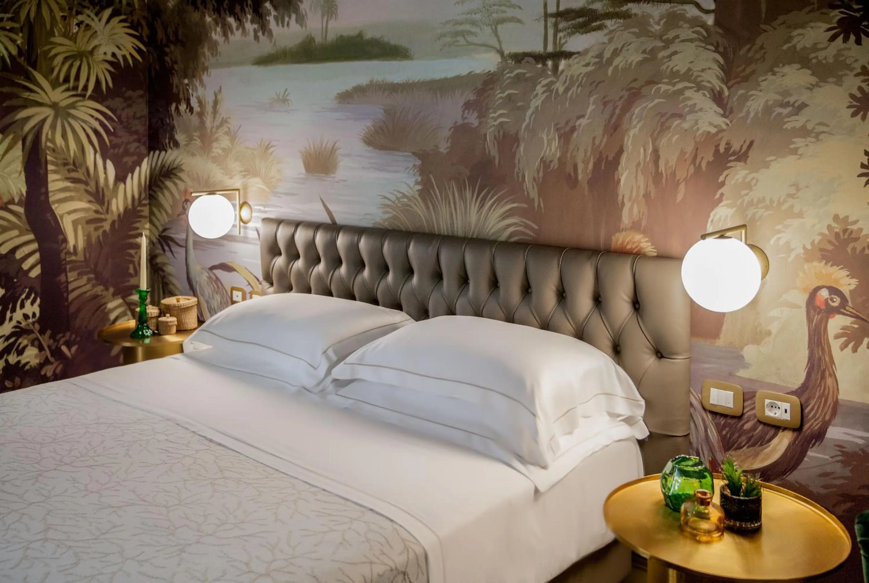 Decorative detail, Bed in Hotel Savoia