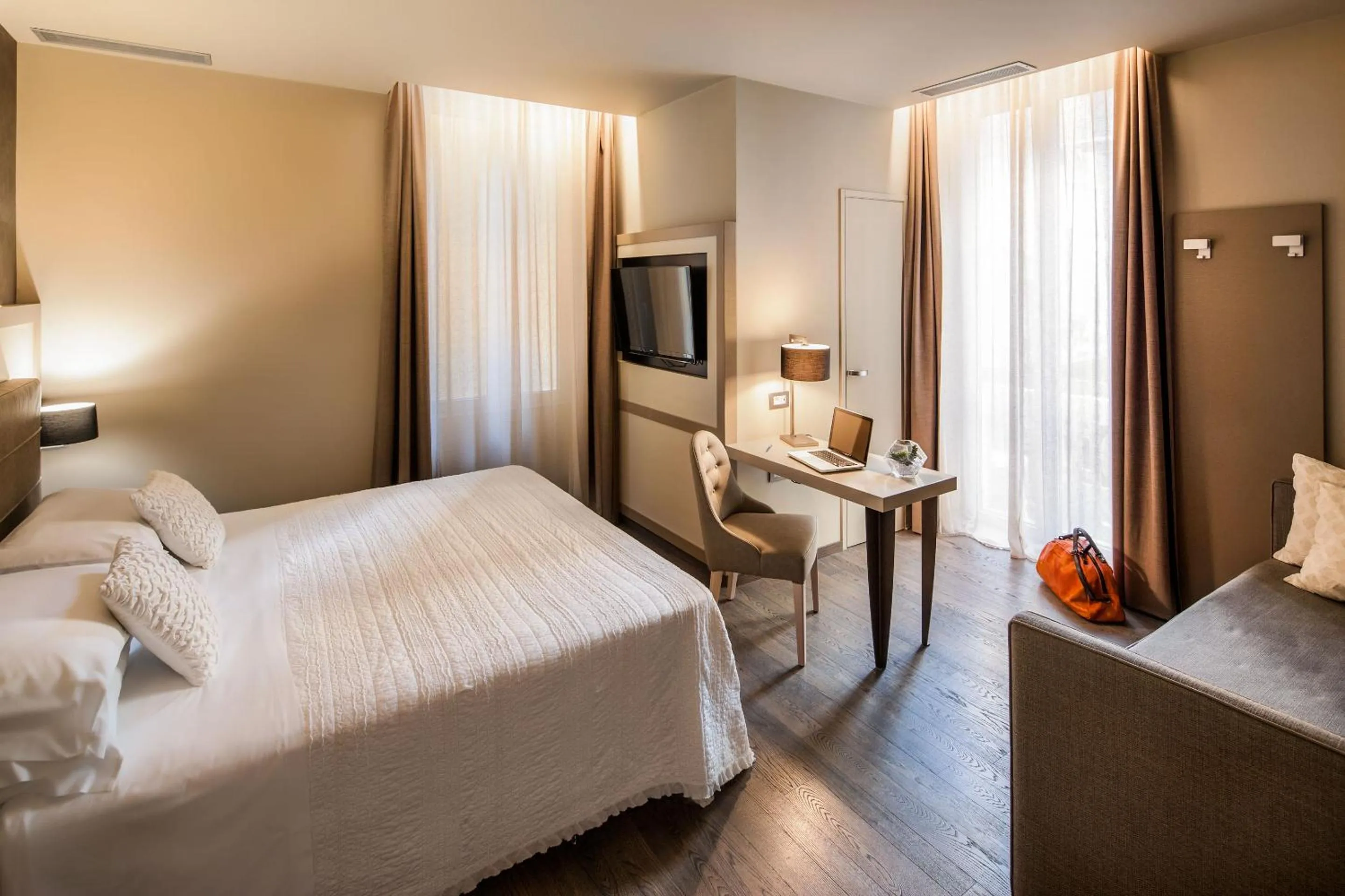 Photo of the whole room, Bed in Hotel Savoia