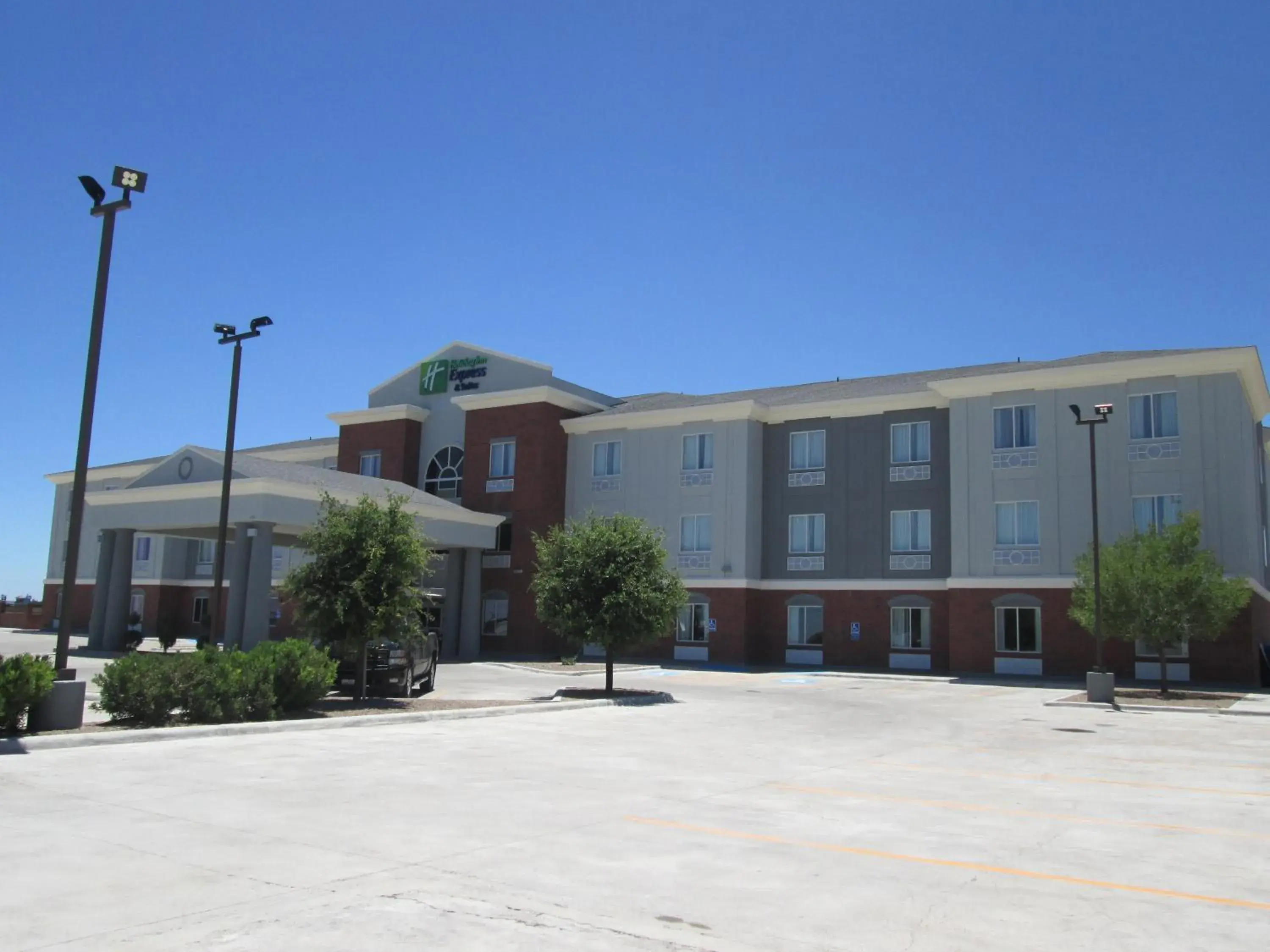 Property building in Holiday Inn Express Hotel and Suites Fort Stockton by IHG Property building in Holiday Inn Express Hotel and Suites Fort Stockton by IHG
