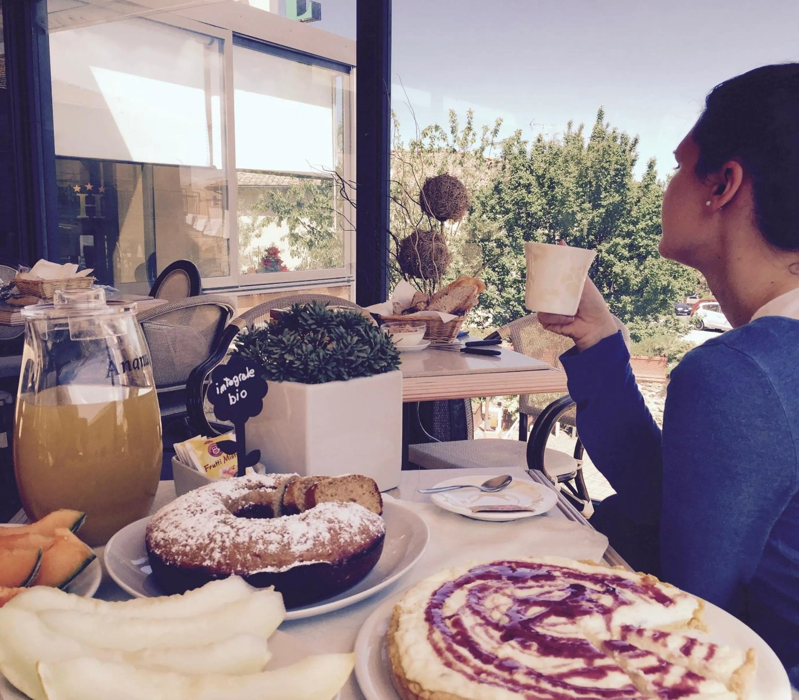 Buffet breakfast in Holiday Rooms Antica Badia