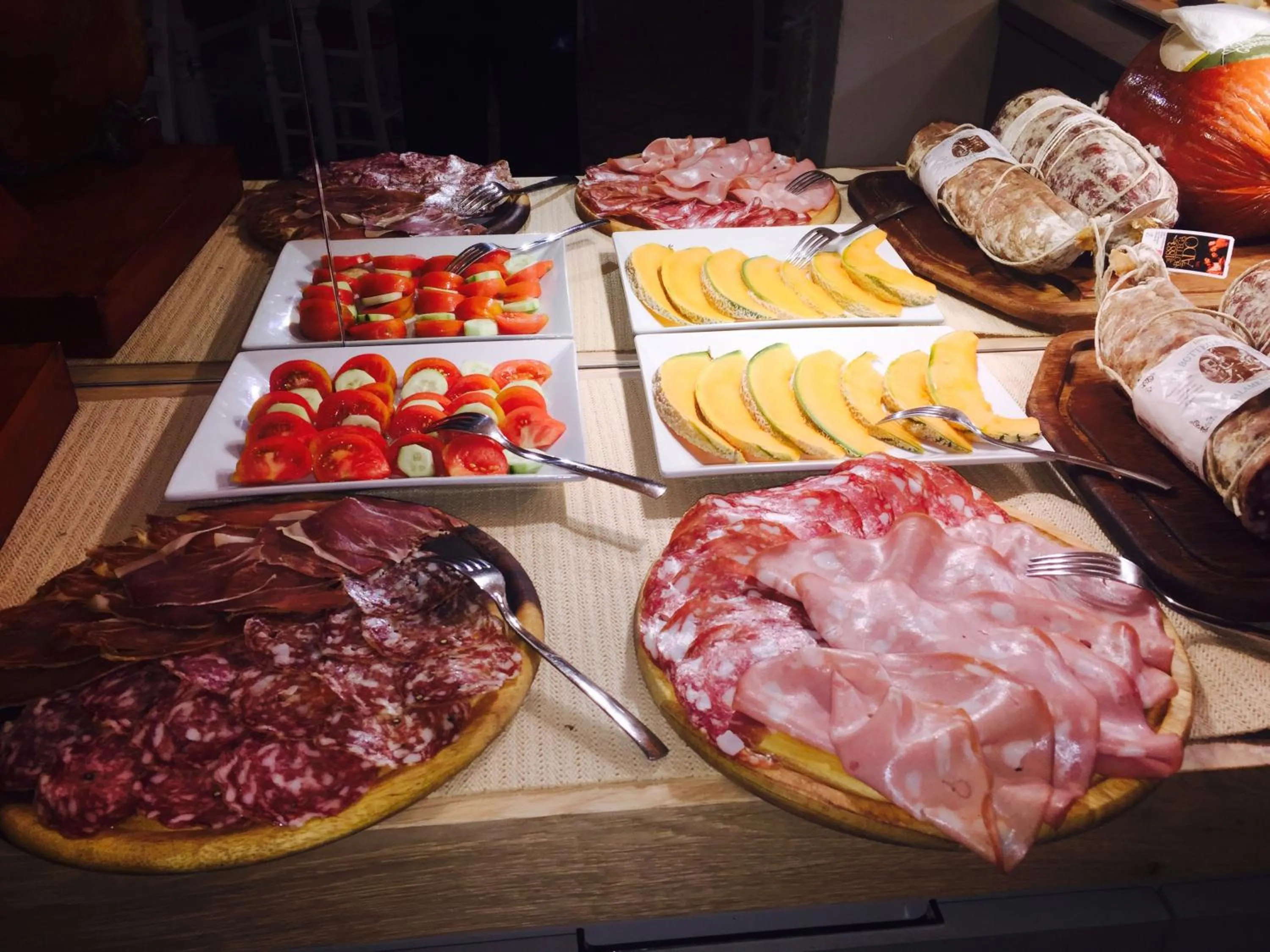 Buffet breakfast in Holiday Rooms Antica Badia