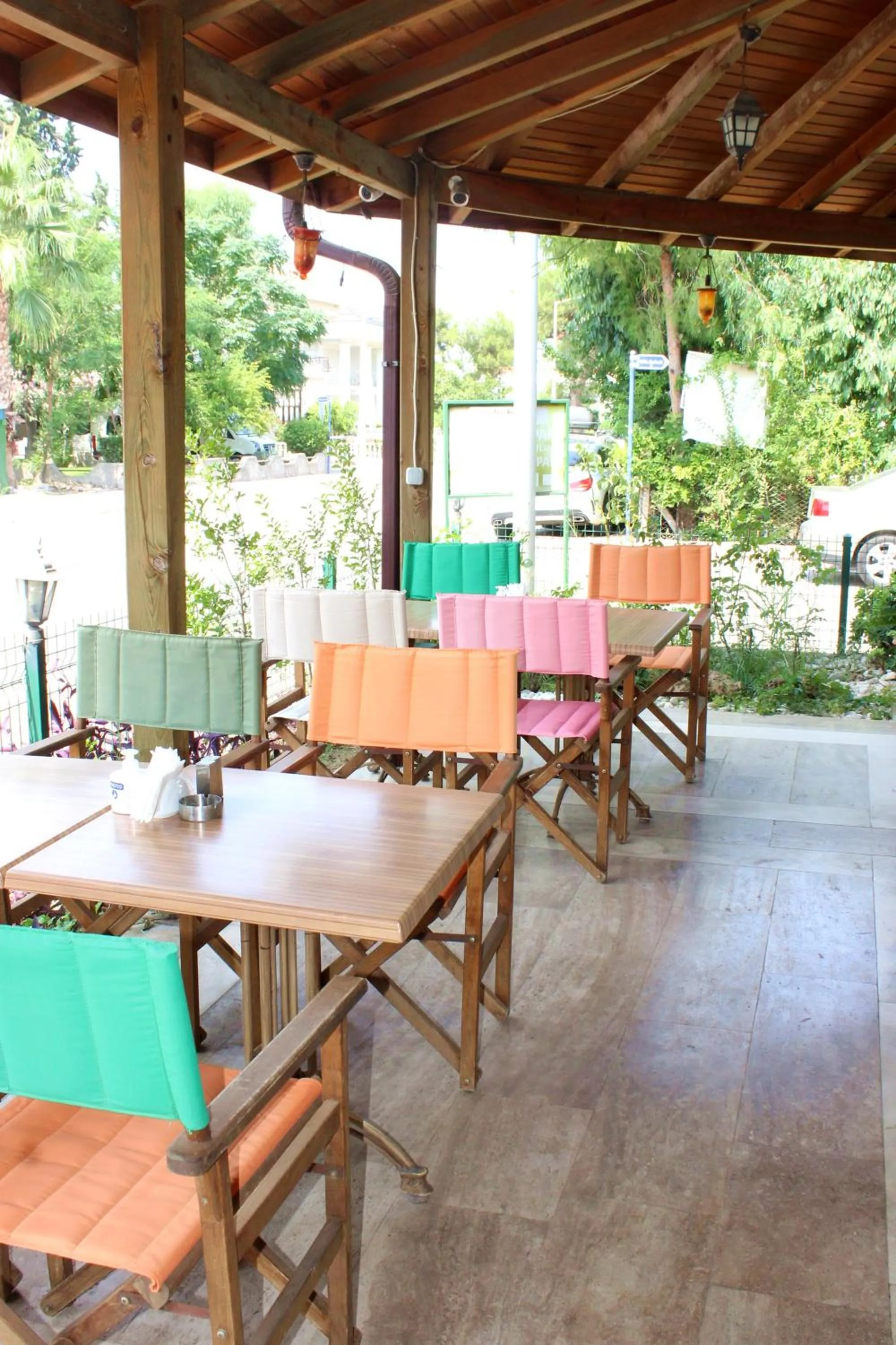 Restaurant/places to eat in Avlu Hotel