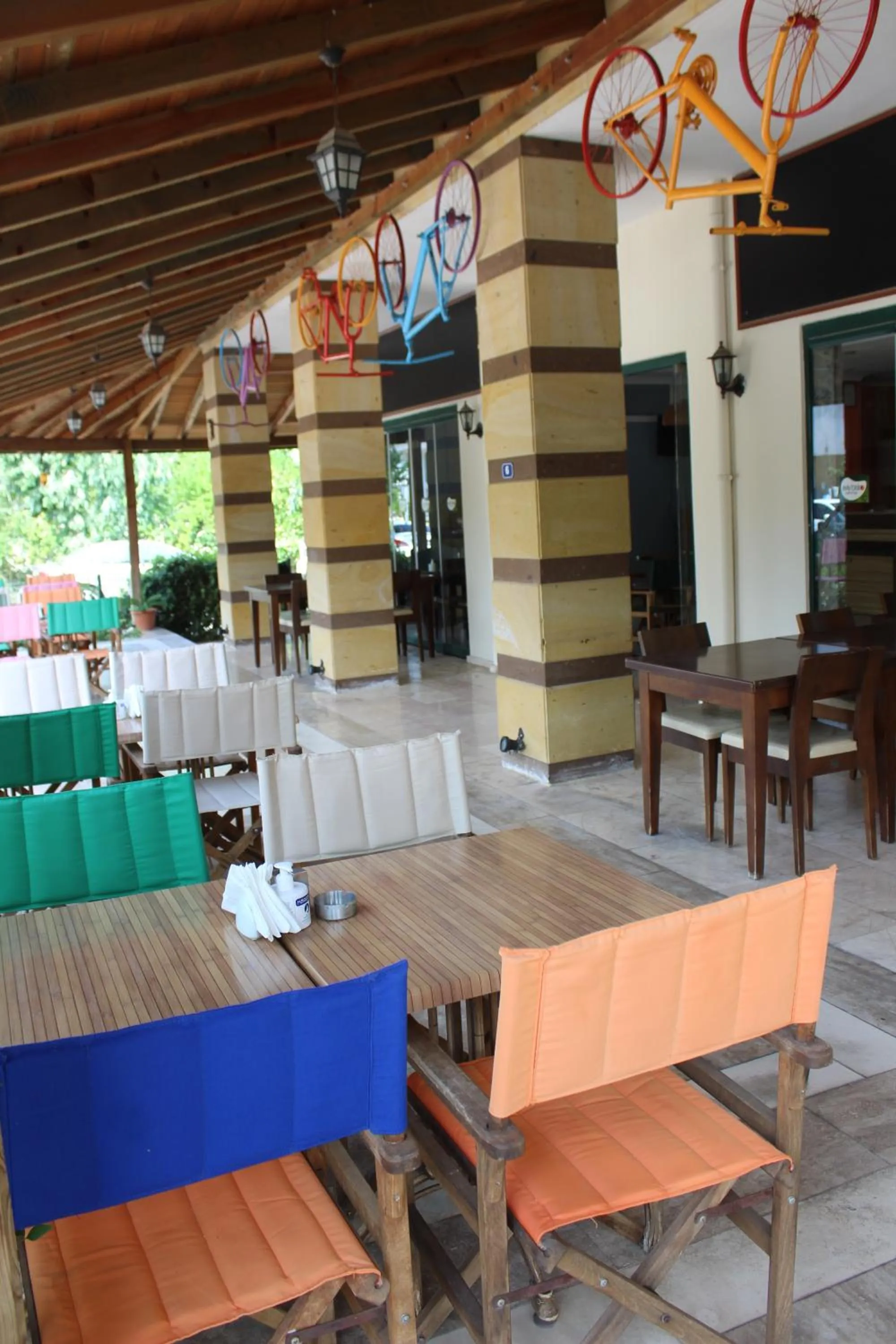 Restaurant/places to eat in Avlu Hotel