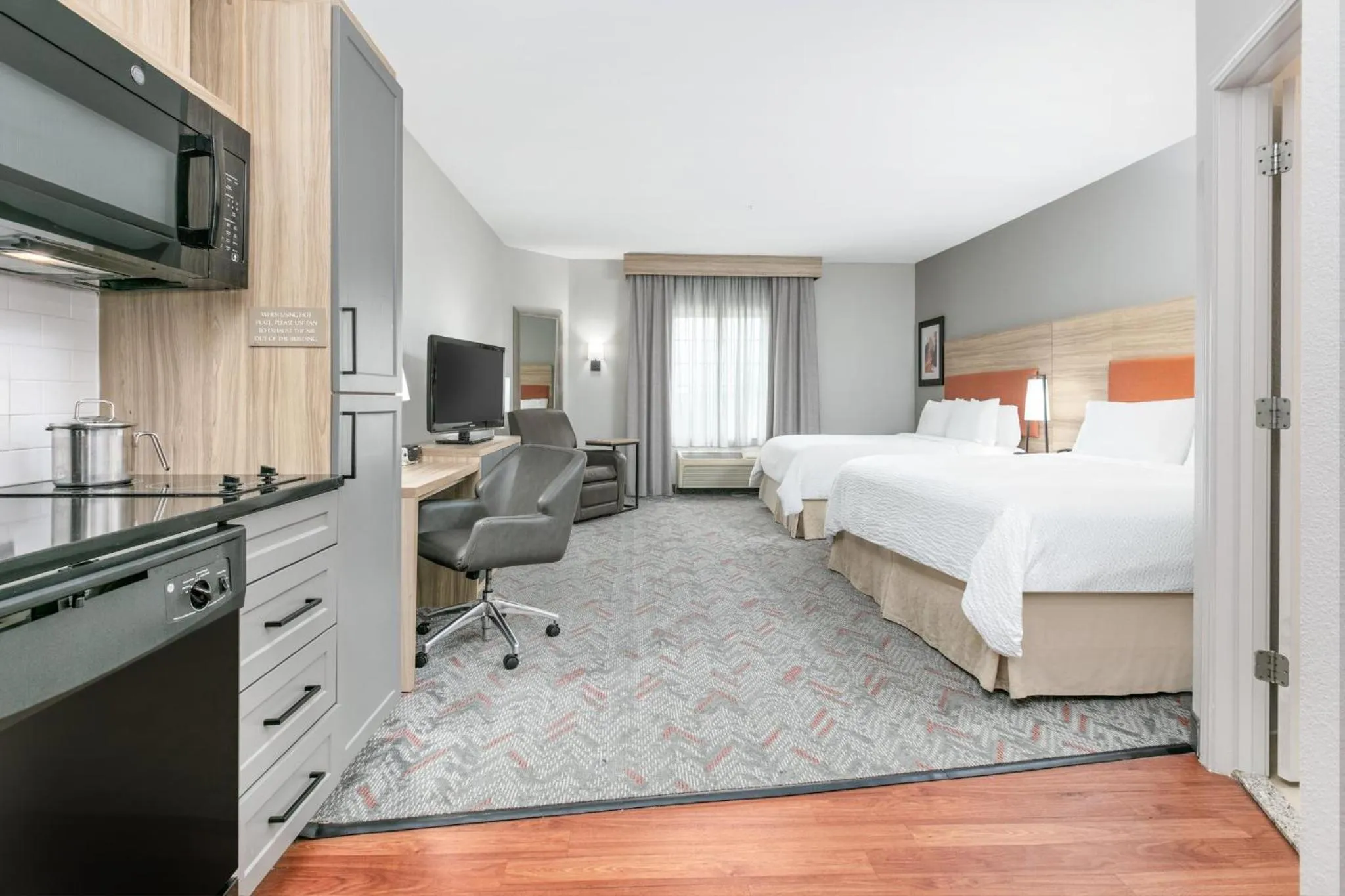 Photo of the whole room, Bed in Candlewood Suites Houston I-10 East by IHG