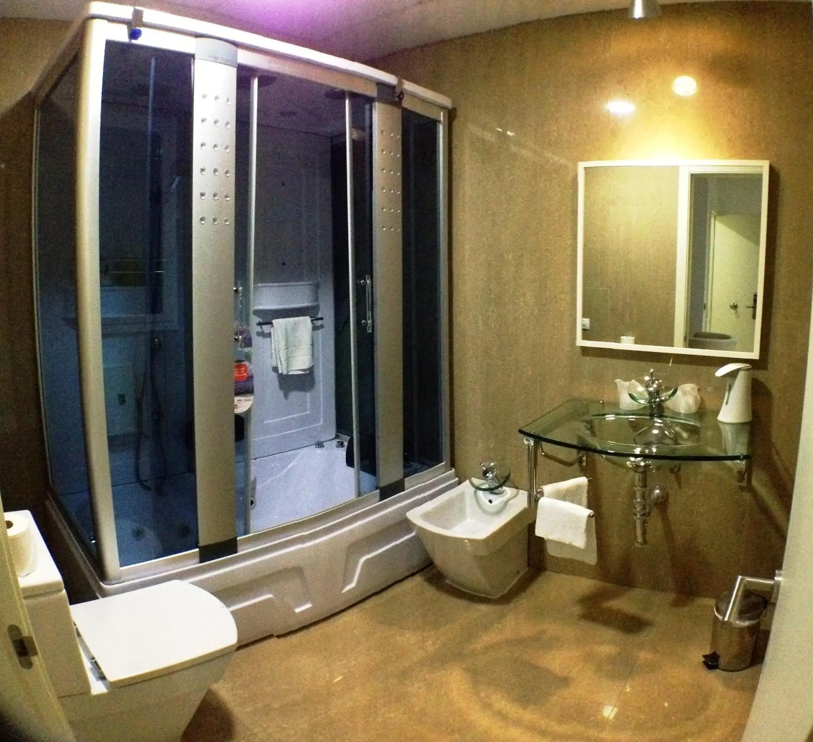 Bathroom in Nap Oviedo Bathroom in Nap Oviedo