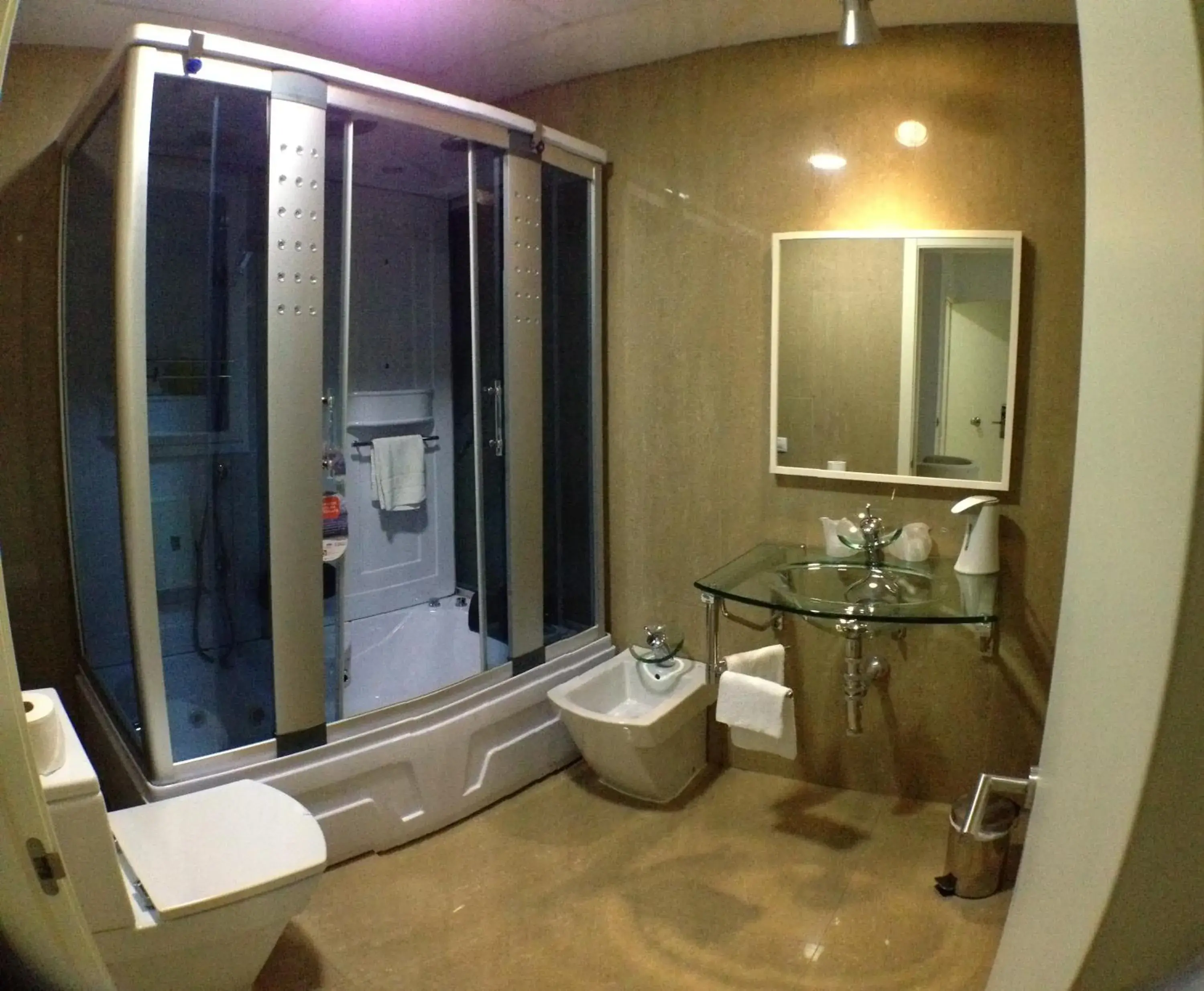 Bathroom in Nap Oviedo Bathroom in Nap Oviedo