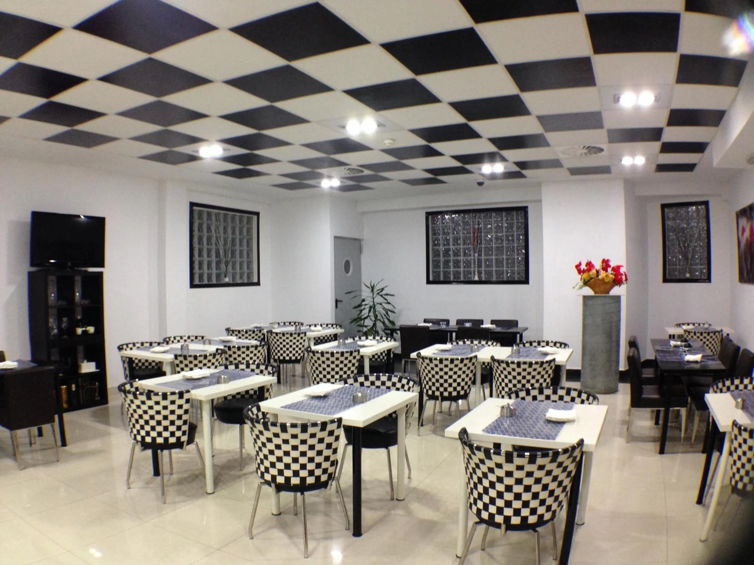 Restaurant/places to eat in Nap Oviedo