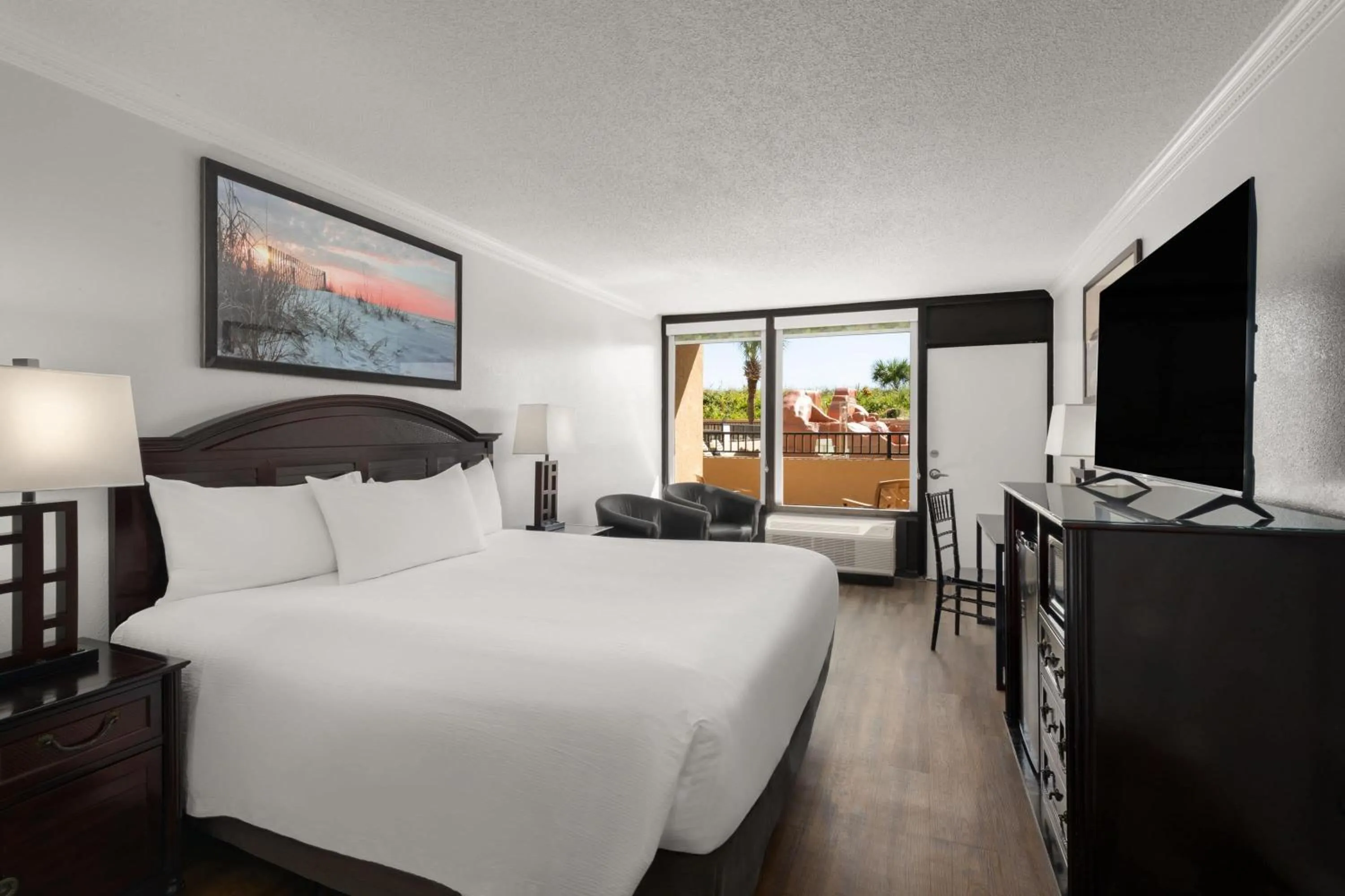 Photo of the whole room, Bed in Wyndham Garden Fort Walton Beach Destin