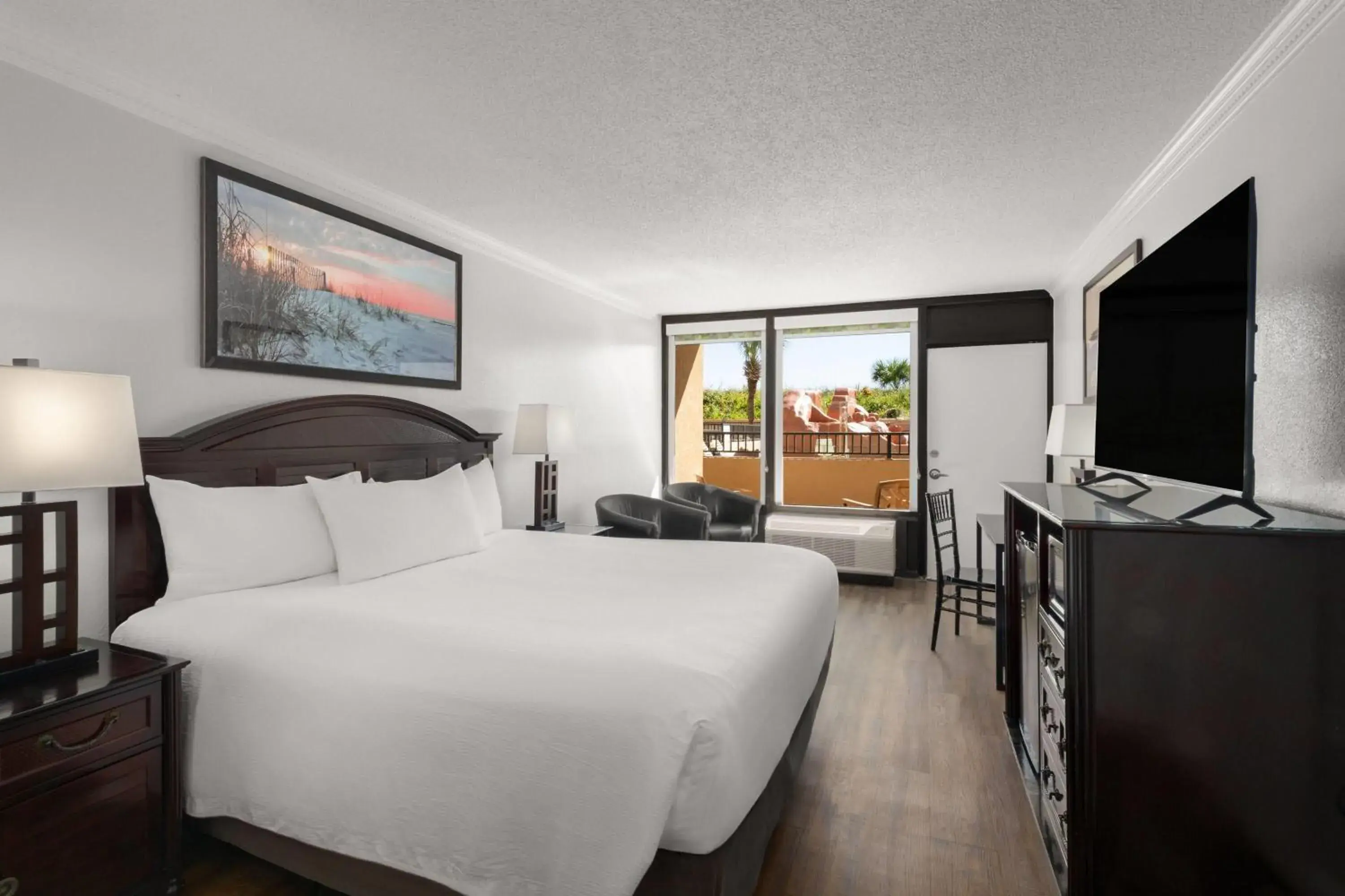 King Room with Pool View in Wyndham Garden Fort Walton Beach Destin King Room with Pool View in Wyndham Garden Fort Walton Beach Destin