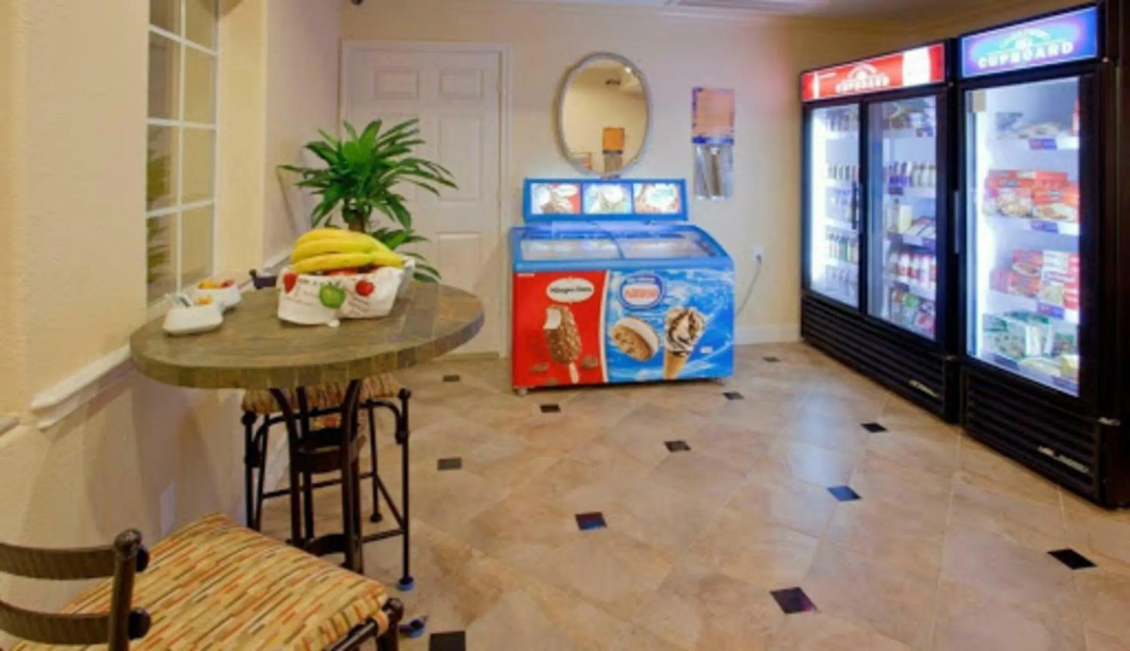 On-site shops in Candlewood Suites La Porte by IHG