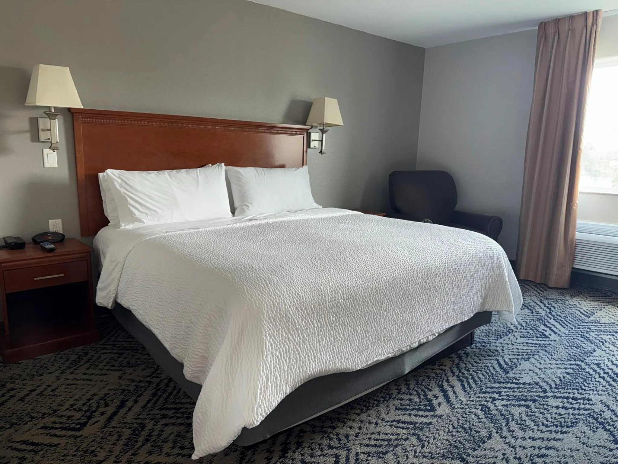 Photo of the whole room, Bed in Candlewood Suites La Porte by IHG