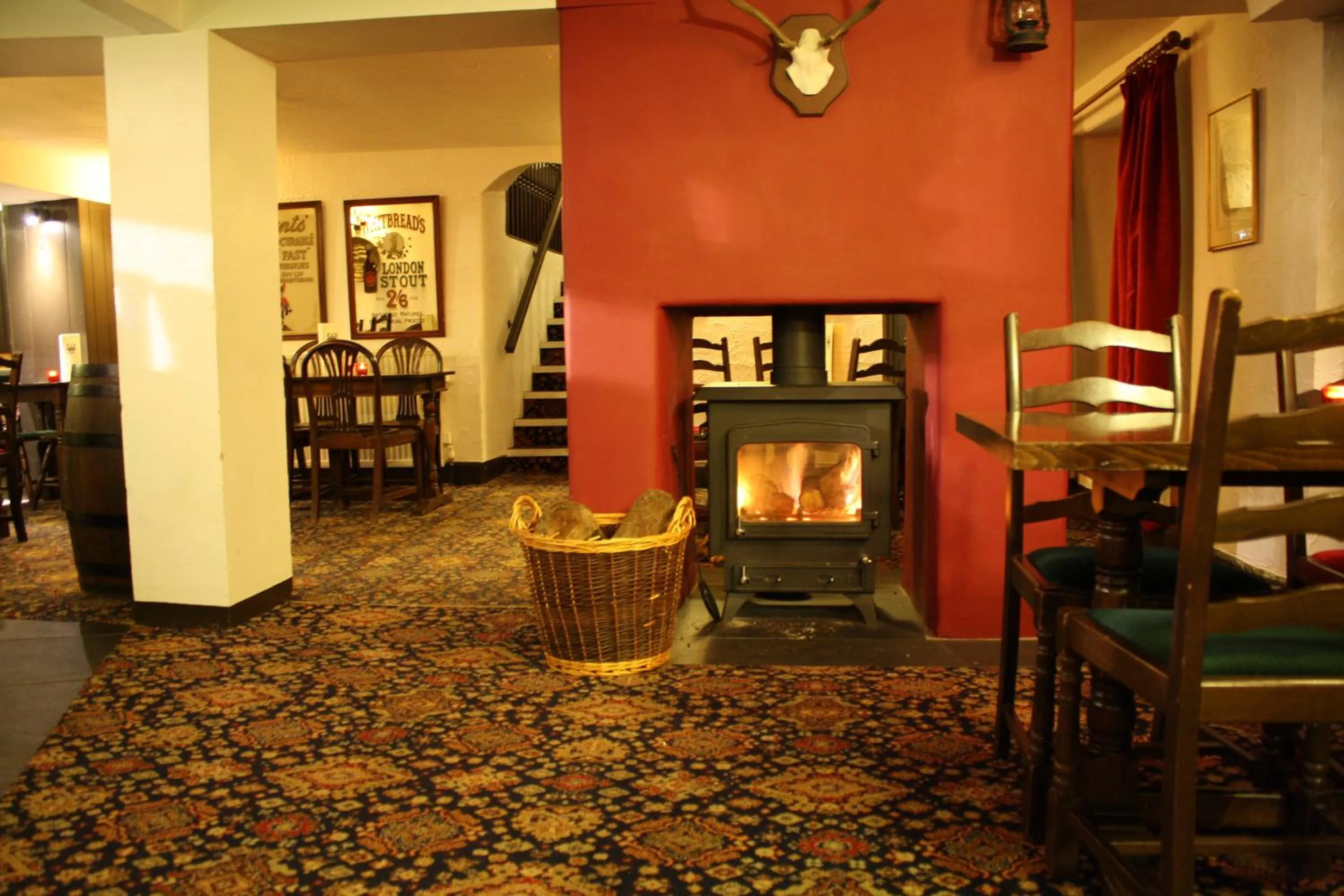 Restaurant/places to eat in Pyne Arms
