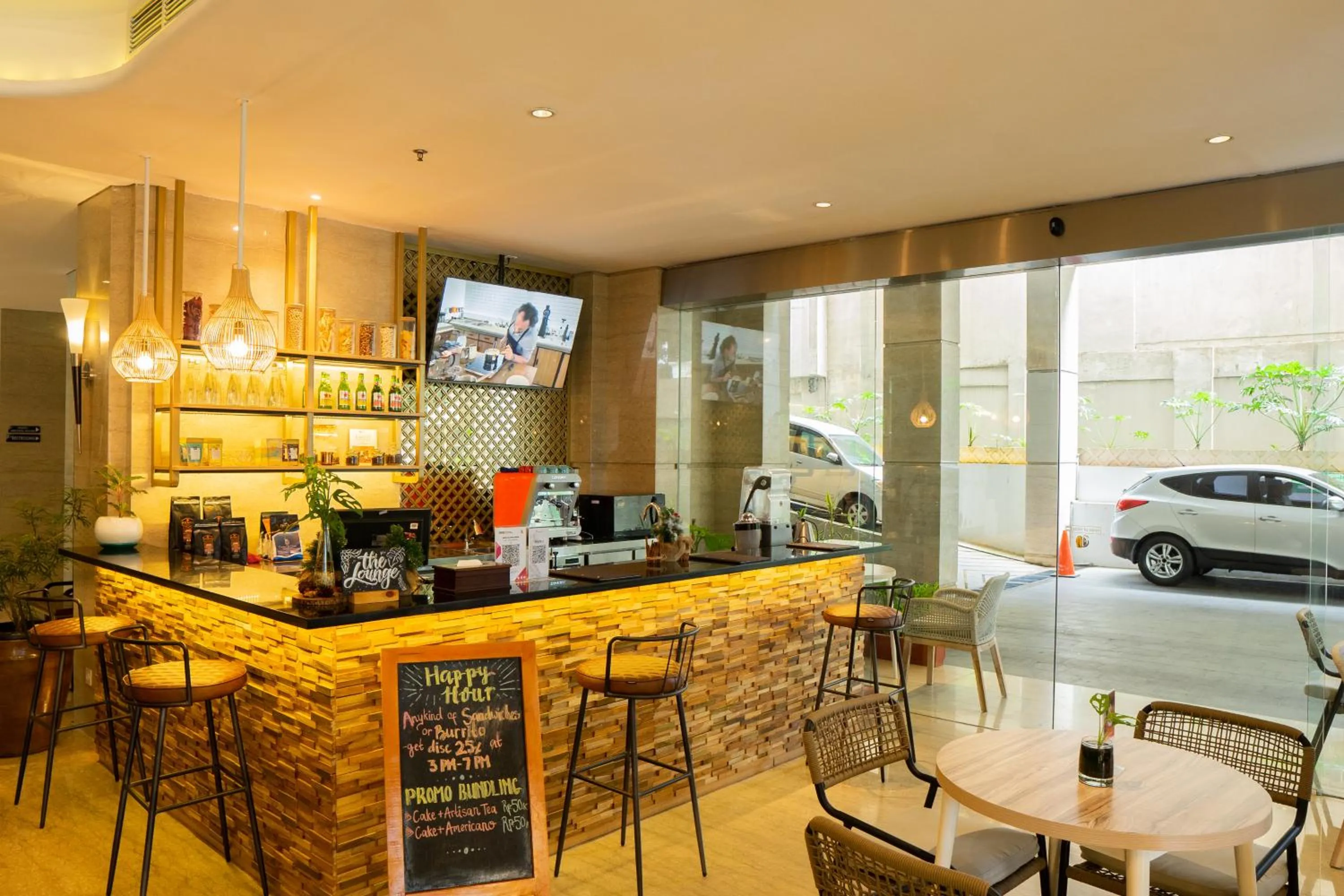 Lounge or bar in Swiss-Belhotel Bogor