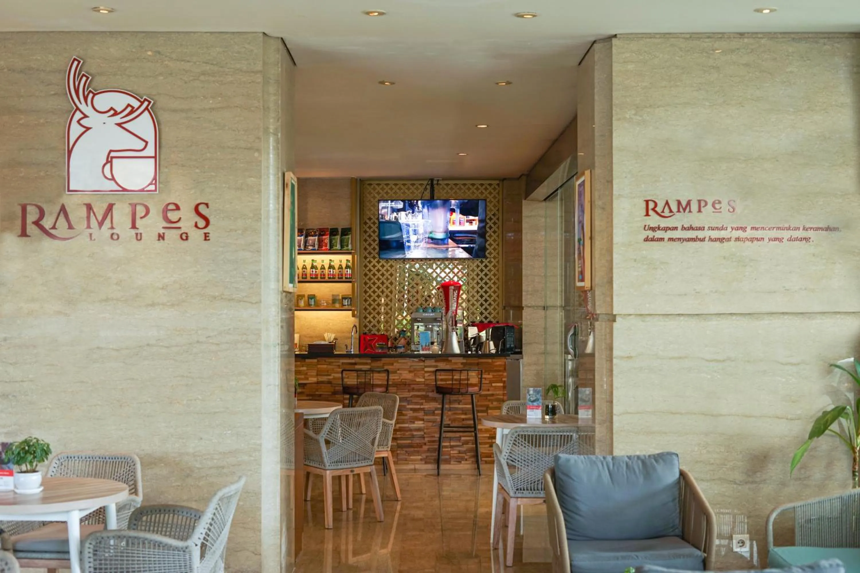 Lounge or bar in Swiss-Belhotel Bogor