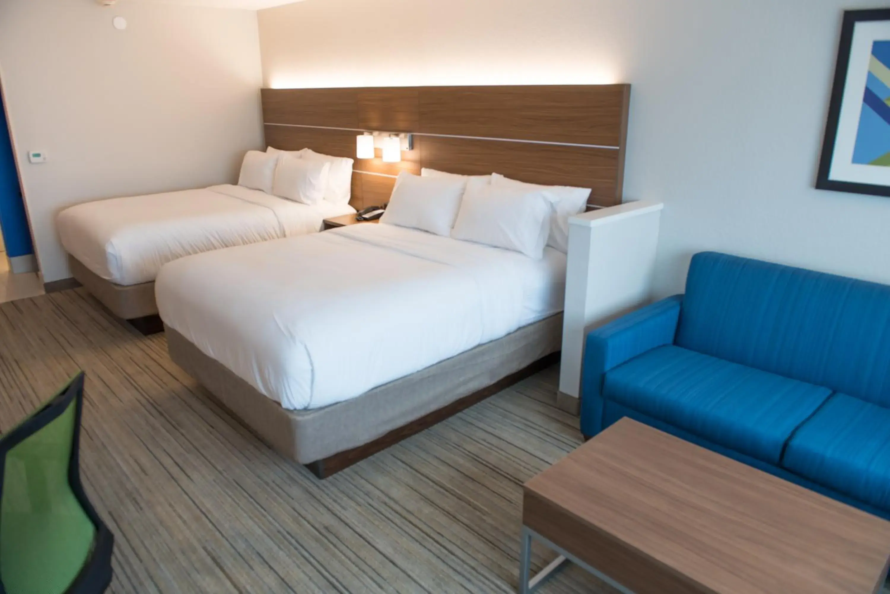 Bedroom, Bed in Holiday Inn Express Hotel & Suites East Lansing by IHG Bedroom, Bed in Holiday Inn Express Hotel & Suites East Lansing by IHG