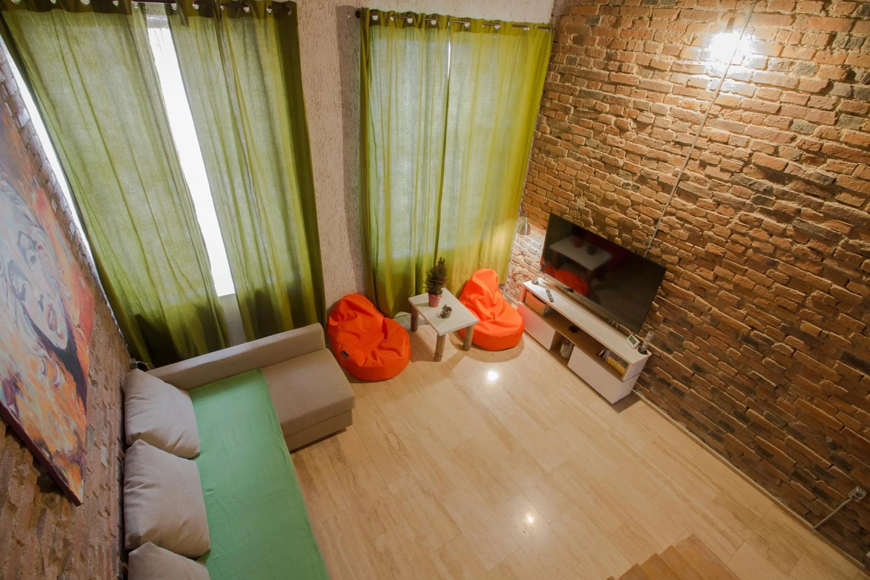 Michael Weiss apartment