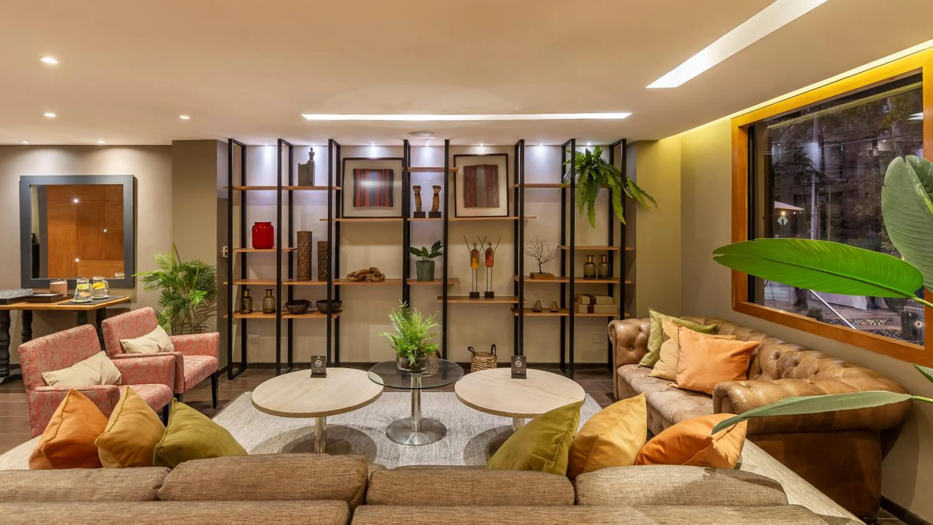 Lobby or reception in Rugendas Hotel Boutique by Time Hotel & Apartments