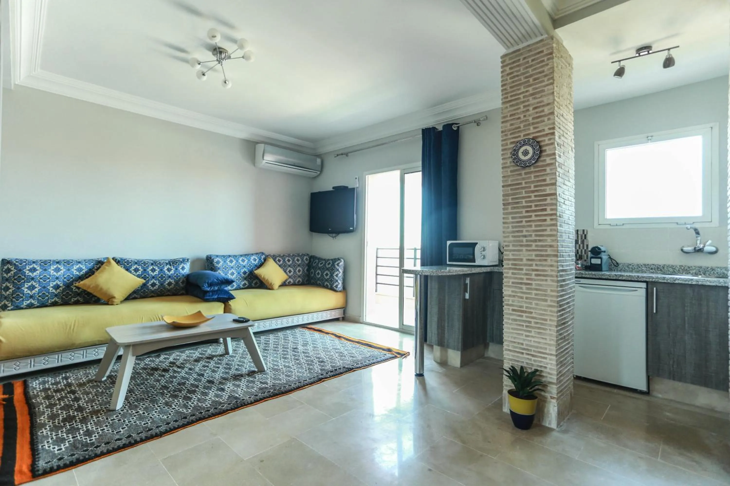 Communal lounge/ TV room in Dar Guéliz