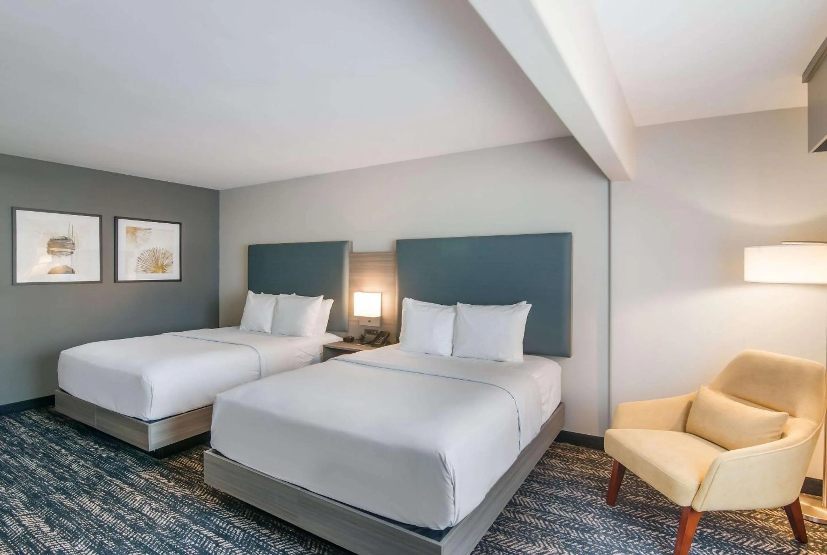 Bedroom, Bed in Hourglass Hotel, an Ascend Collection Hotel