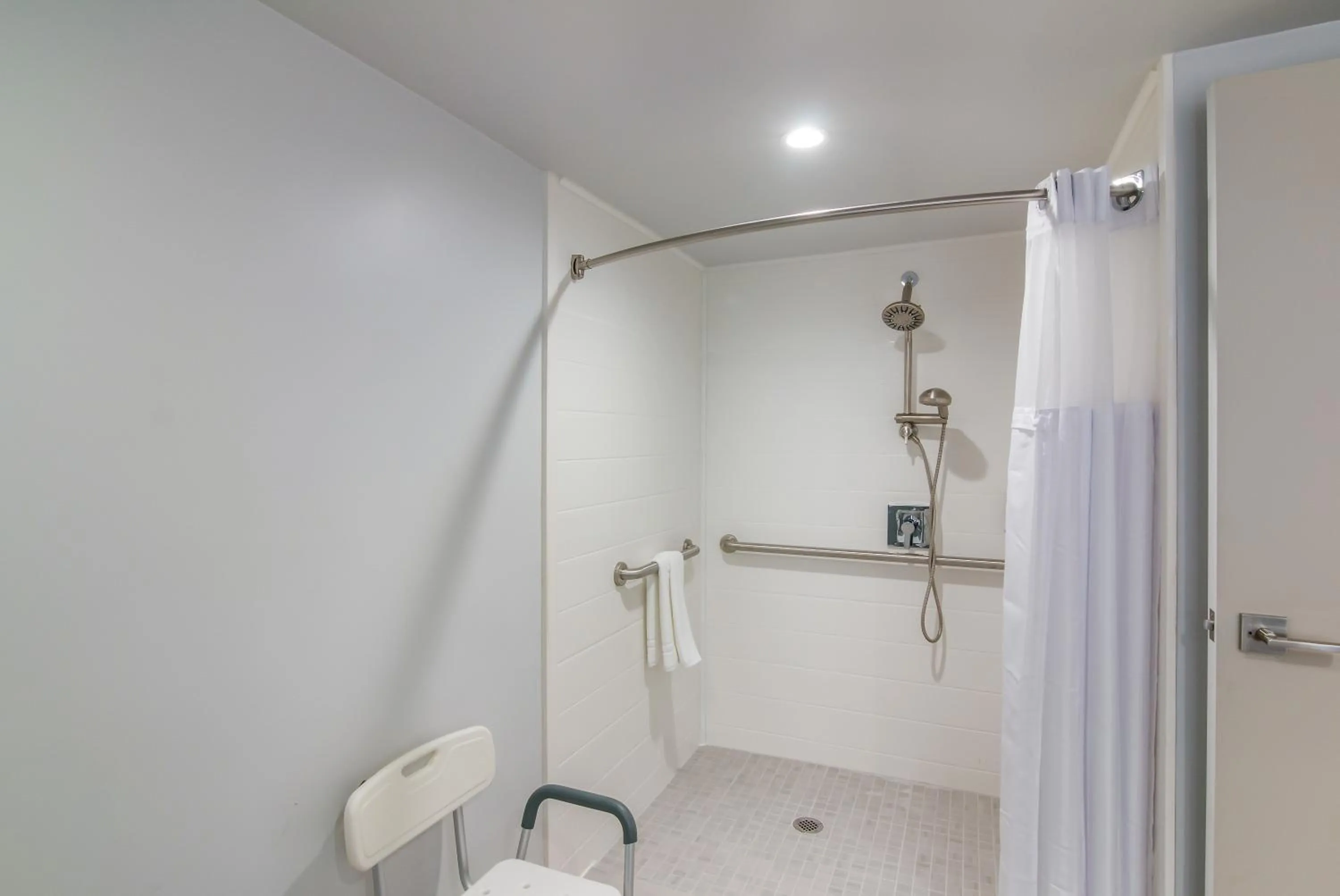 Shower in Hourglass Hotel, an Ascend Collection Hotel
