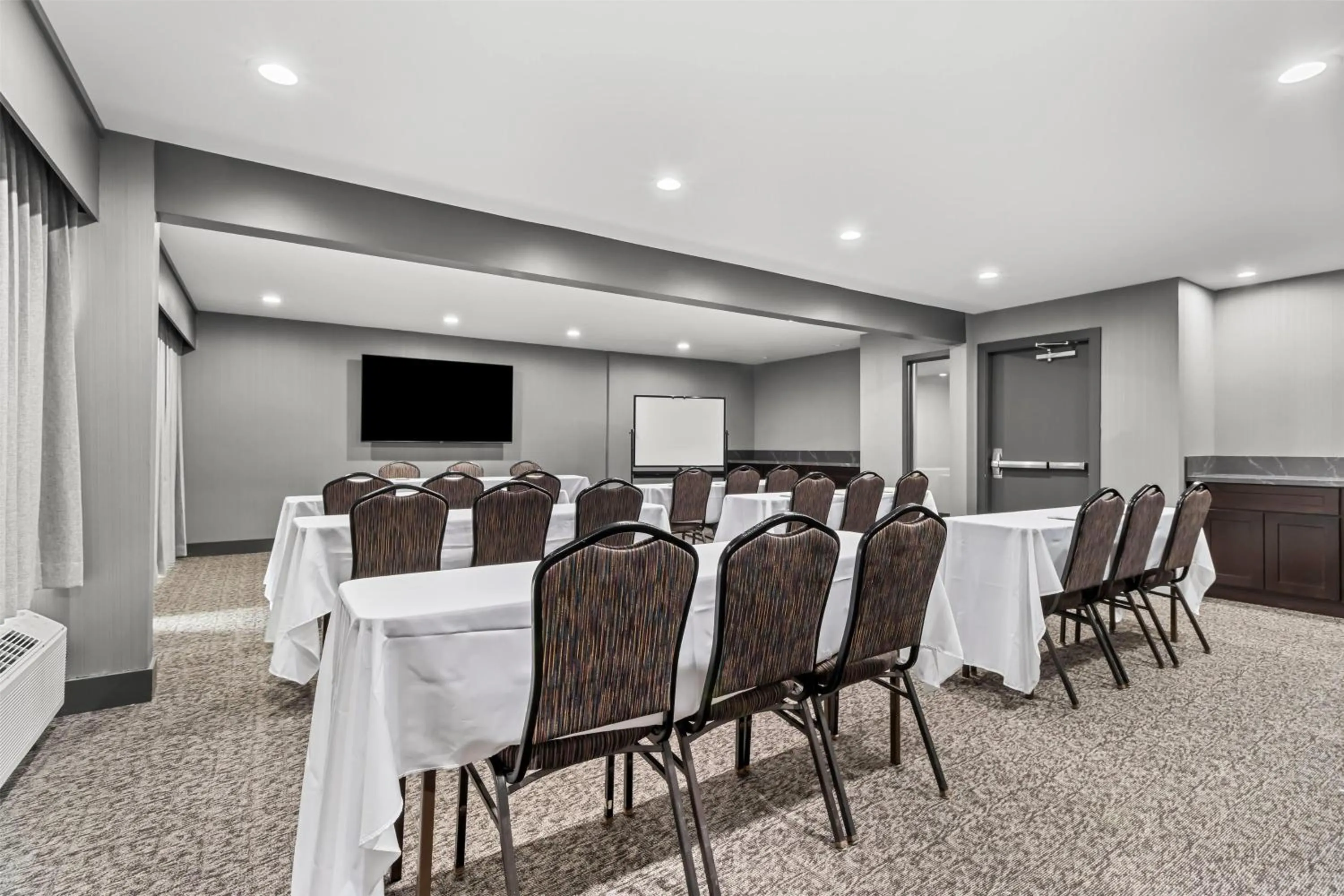Meeting/conference room in Hourglass Hotel, Trademark Collection by Wyndham