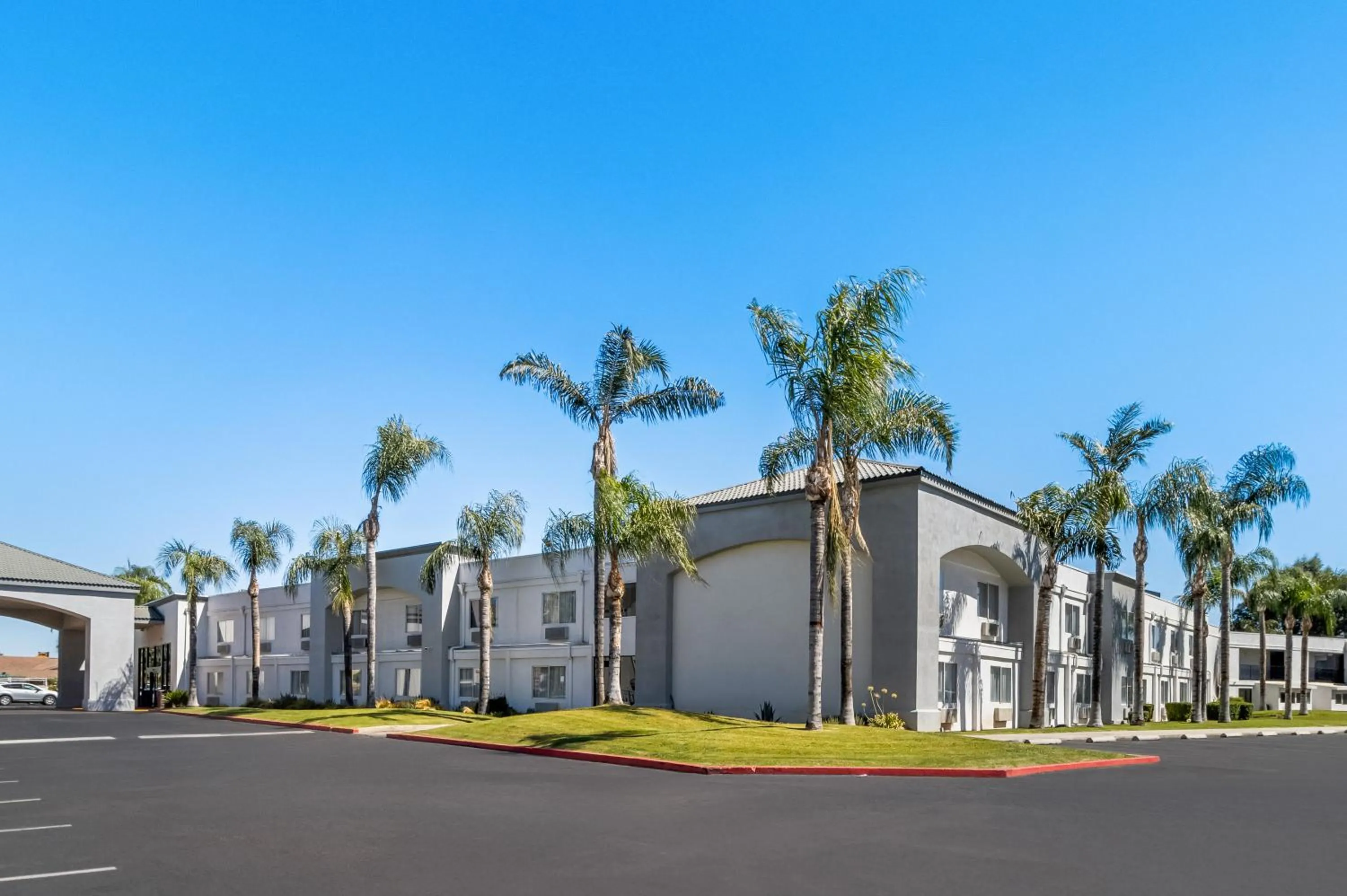 Property building in Hourglass Hotel, Trademark Collection by Wyndham