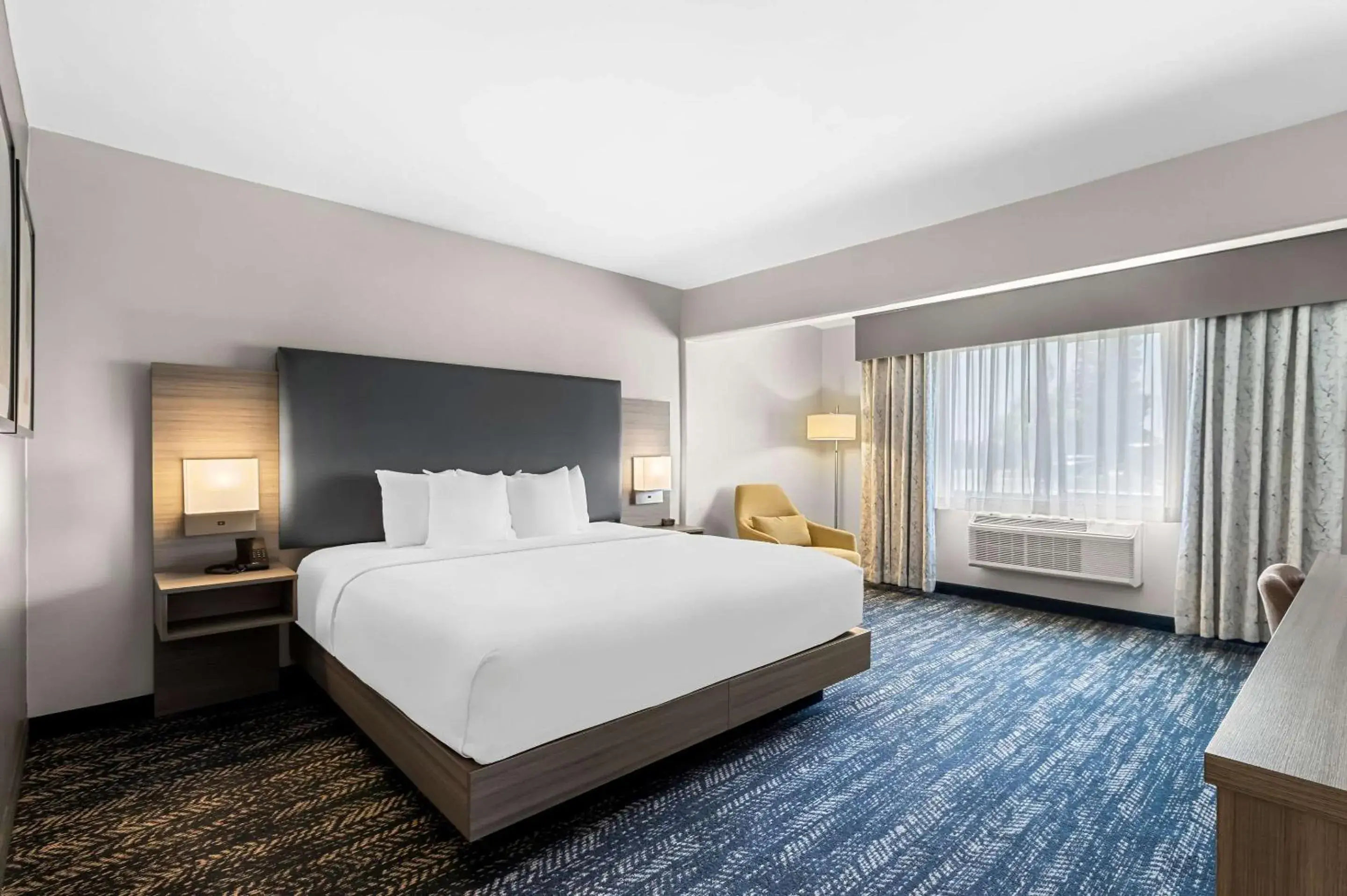 King Room - Disability Access in Hourglass Hotel, Trademark Collection by Wyndham King Room - Disability Access in Hourglass Hotel, Trademark Collection by Wyndham