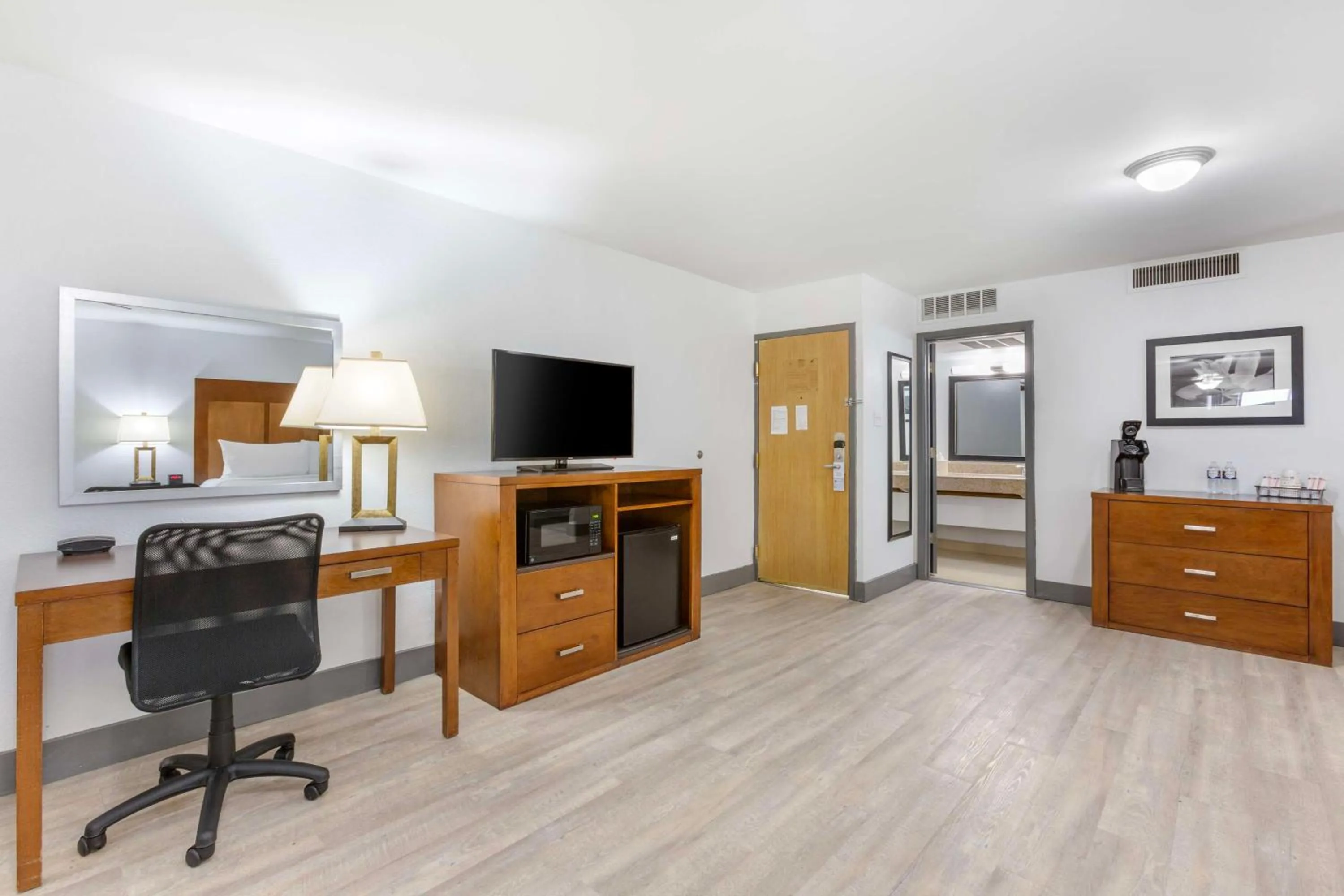 Bedroom in Best Western Plus El Paso Airport Hotel & Conference Center