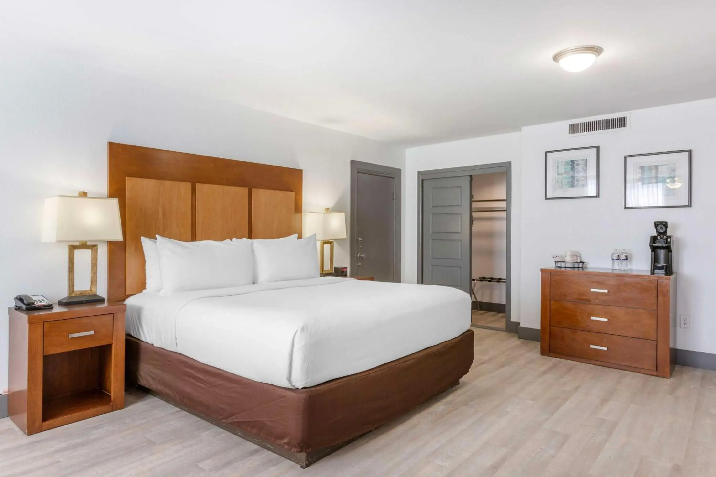 Bedroom, Bed in Best Western Plus El Paso Airport Hotel & Conference Center Bedroom, Bed in Best Western Plus El Paso Airport Hotel & Conference Center