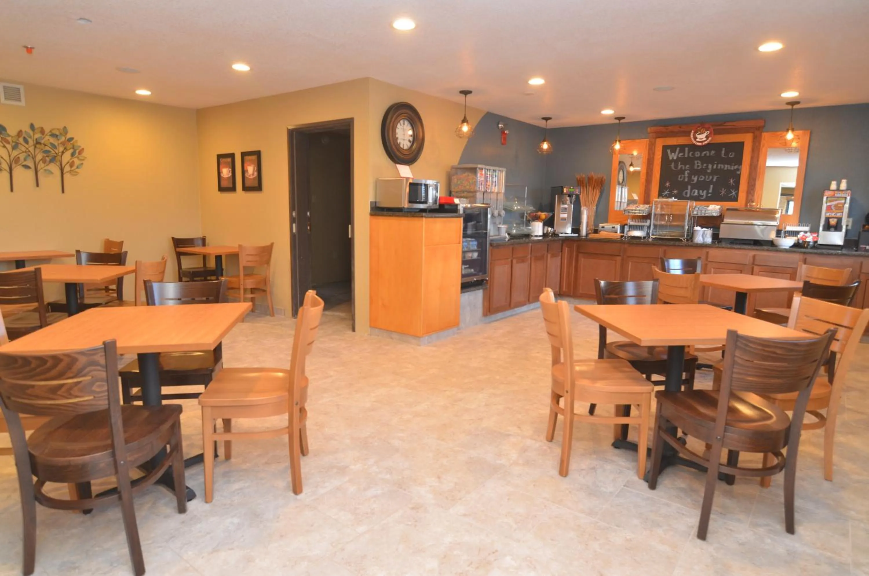 Restaurant/places to eat in AmericInn by Wyndham Mount Pleasant