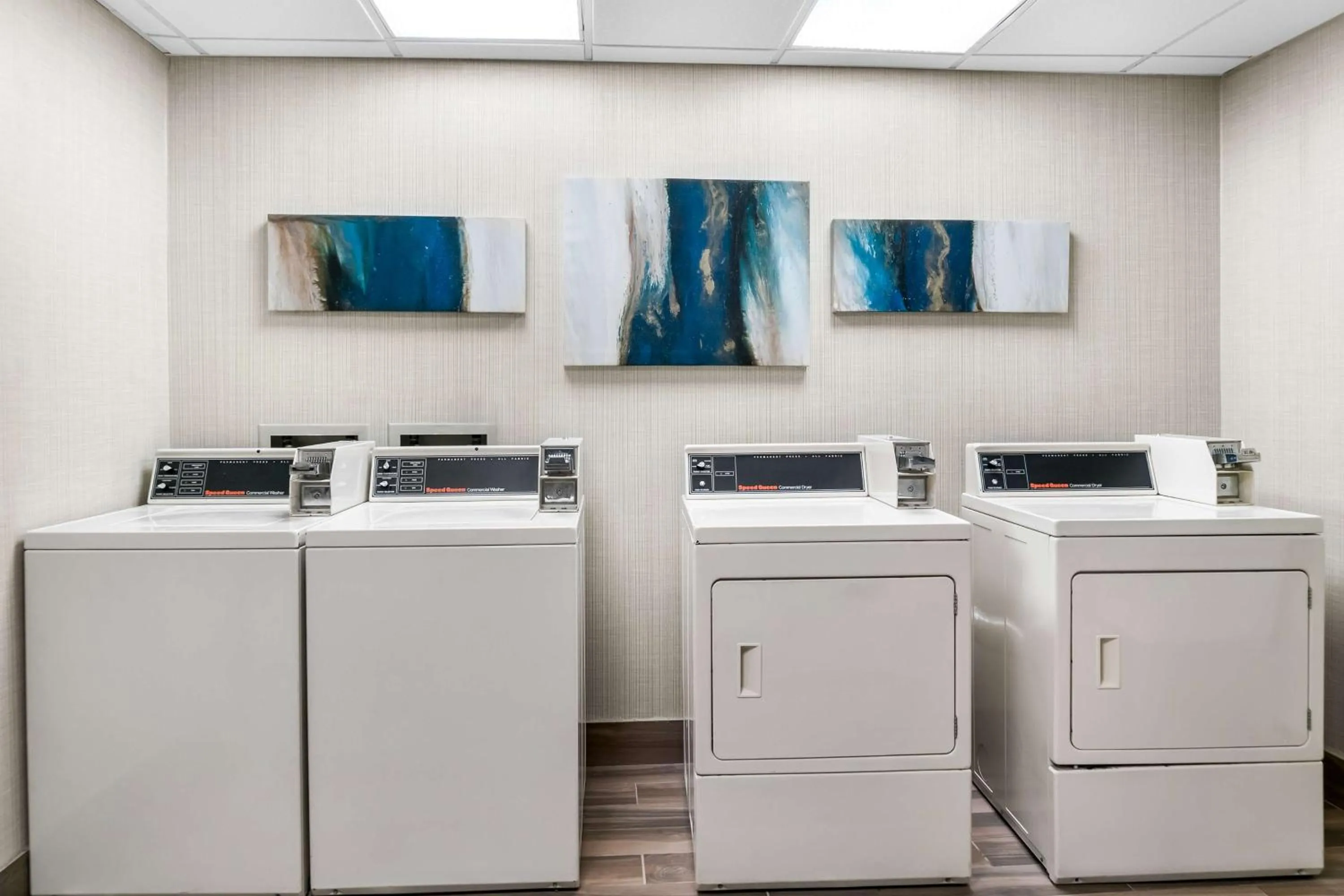 Property building in Best Western Okemos/East Lansing Hotel & Suites