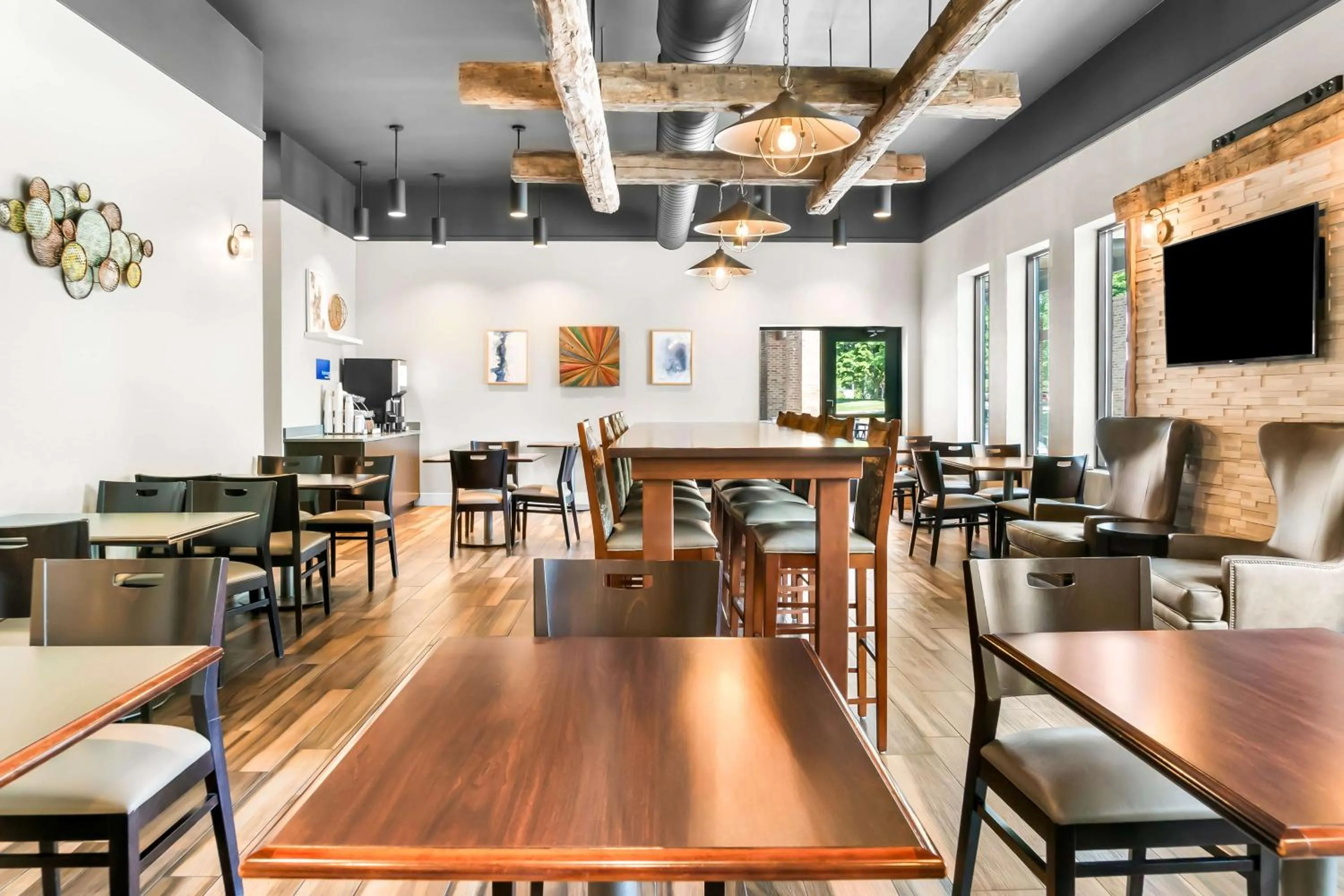 Breakfast in Best Western Okemos/East Lansing Hotel & Suites