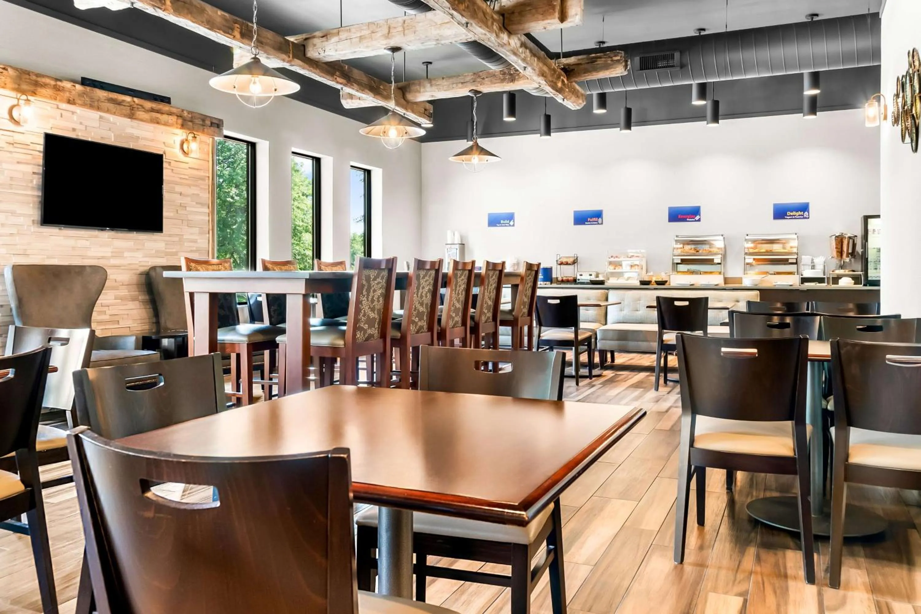 Restaurant/places to eat in Best Western Okemos/East Lansing Hotel & Suites