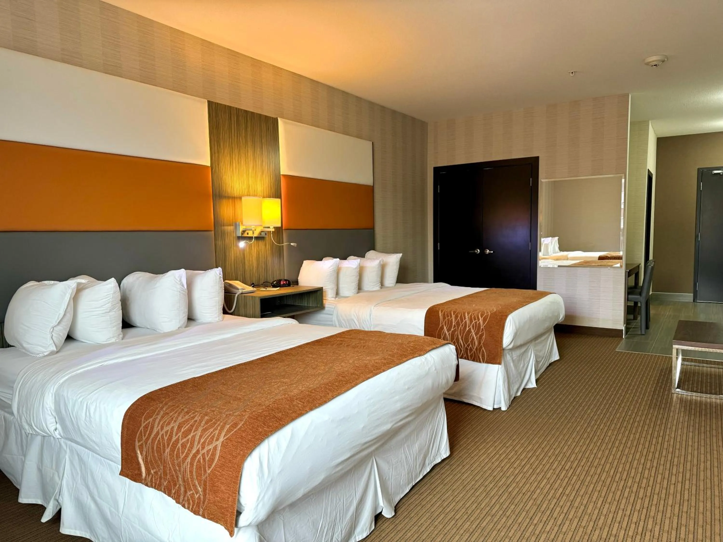 Bedroom, Bed in Southfort Inn