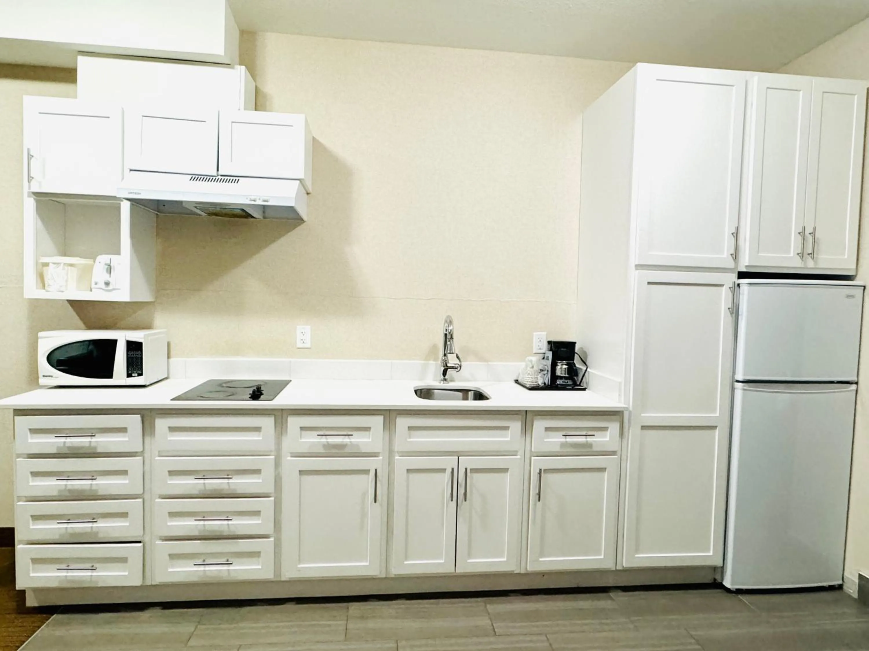 kitchen in Southfort Inn