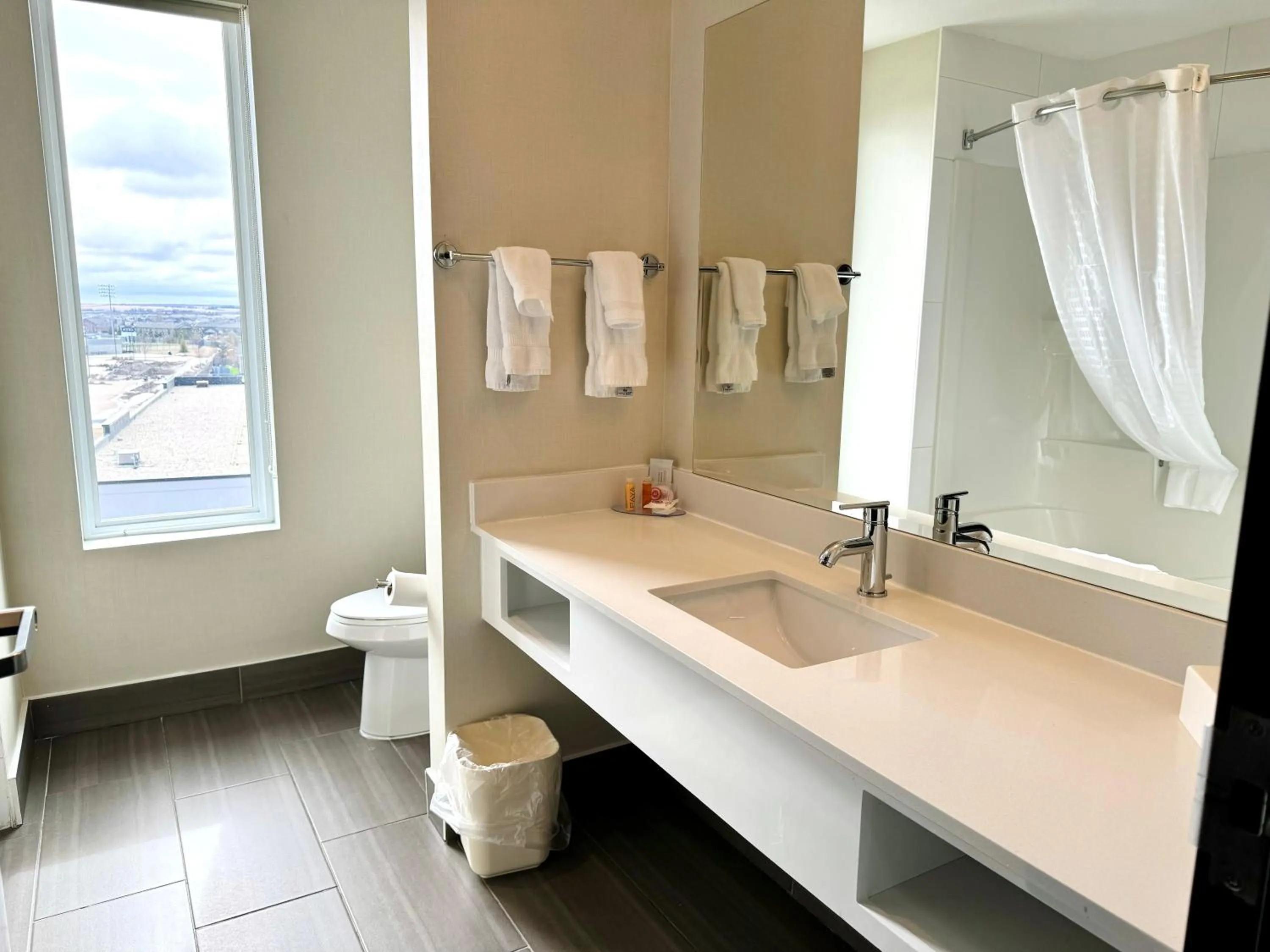 Bathroom in Southfort Inn