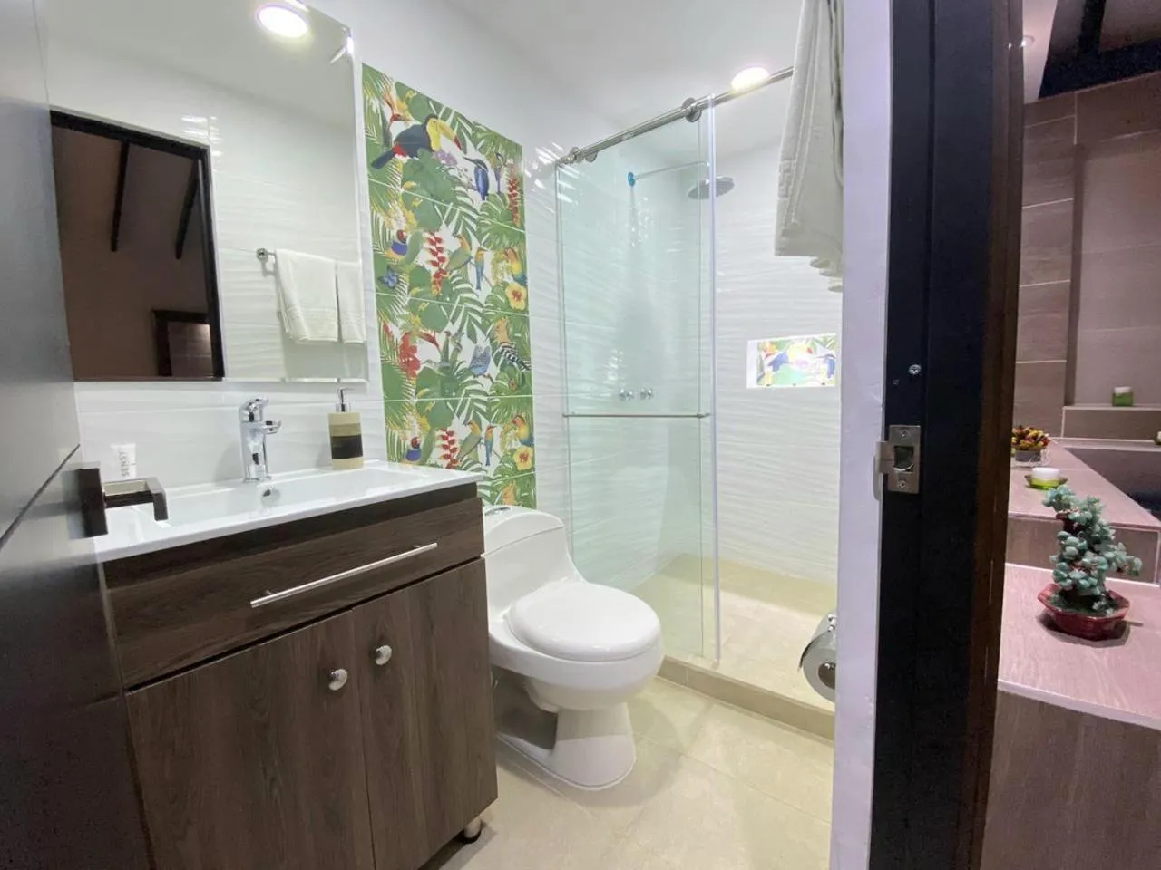 King Room with Balcony in Hotel Jade Spa
