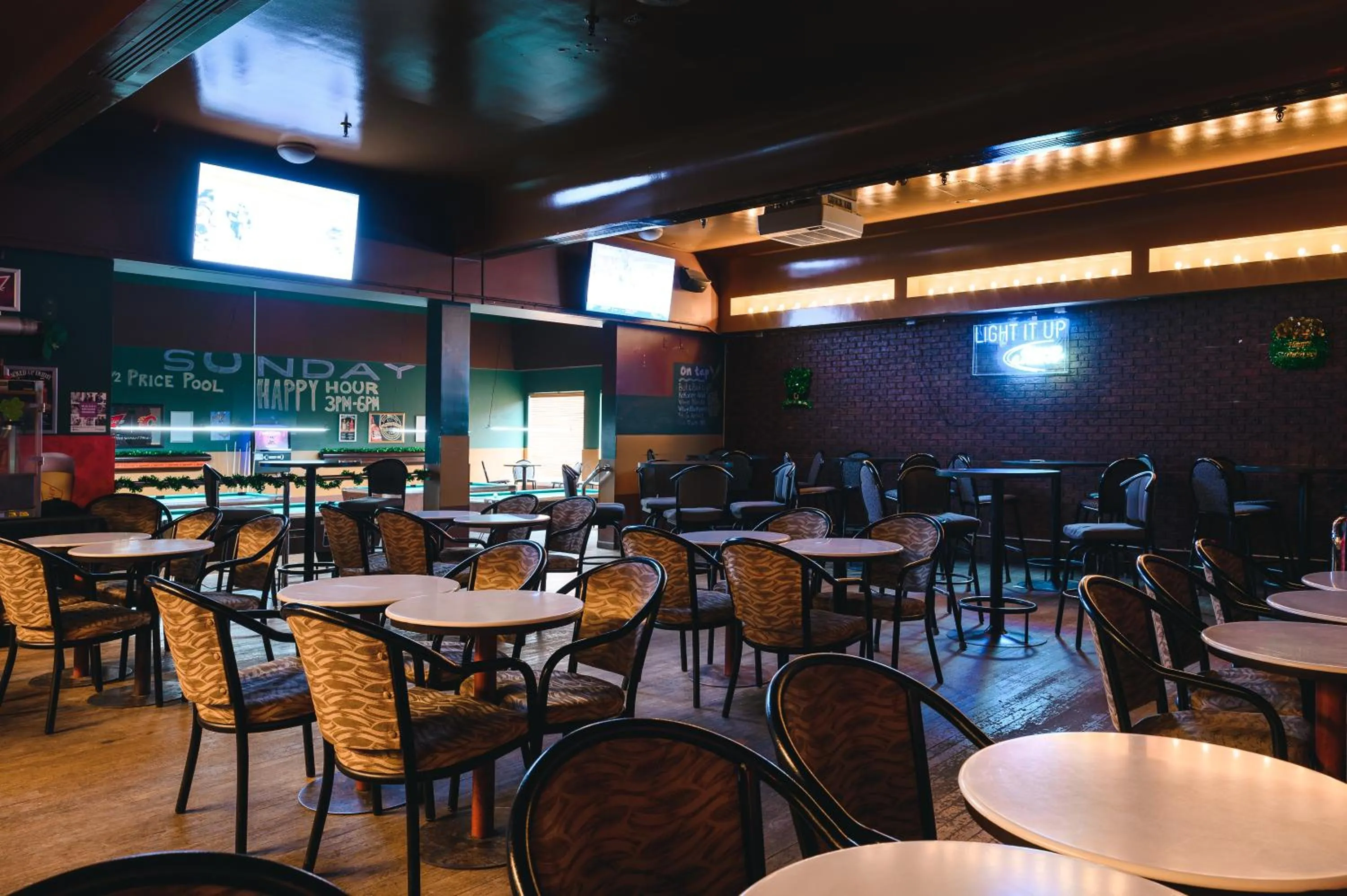 Billiard in Hotel Blackfoot